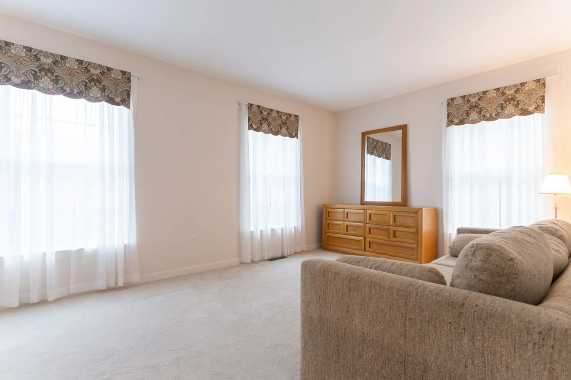 Property Slideshow image 24 of 32 | 3 dover way # 3, Westborough, MA, 01581