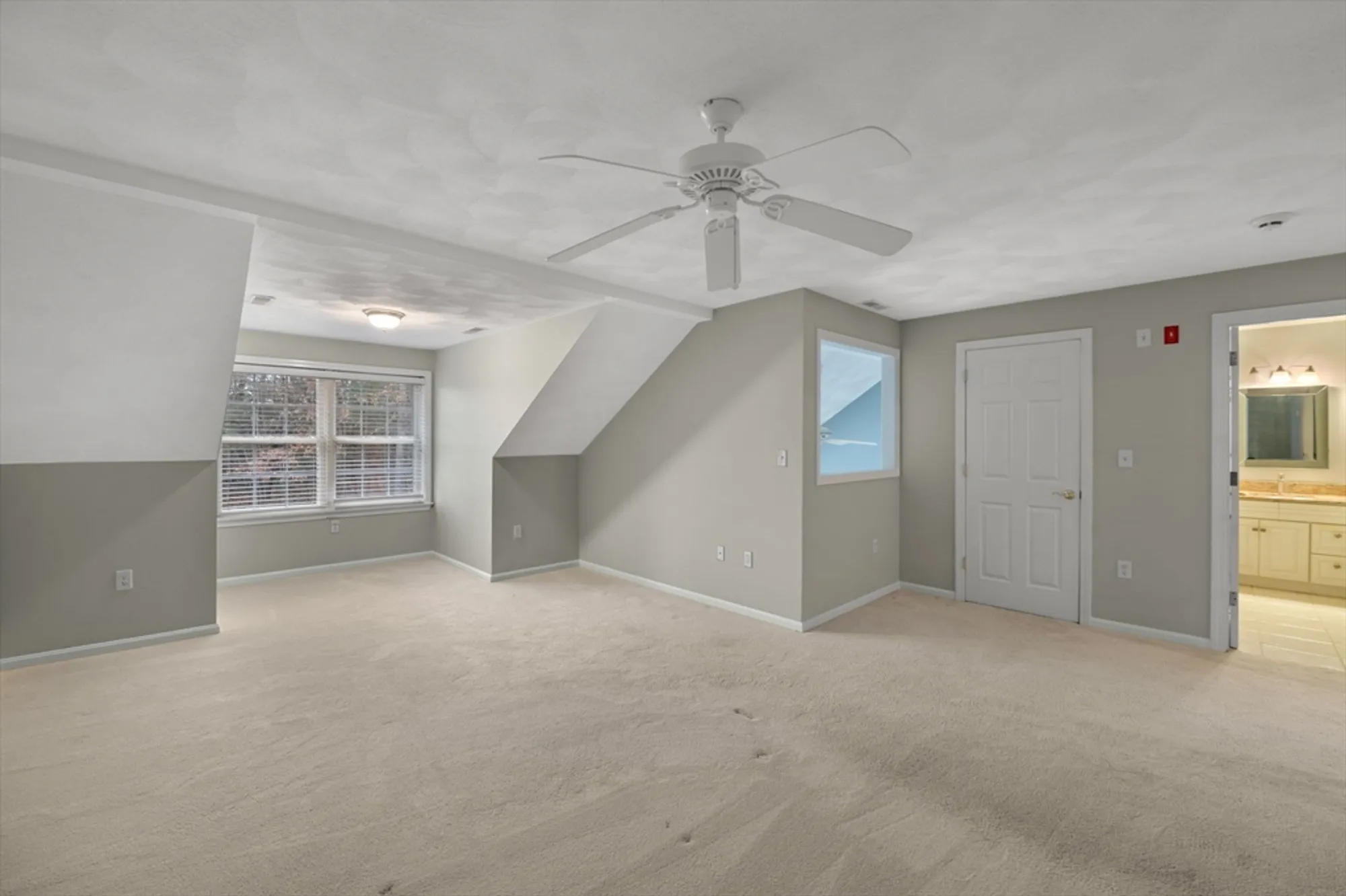 Property Slideshow image 19 of 42 | 603 alyssa dr # 603, Groveland, MA, 01834