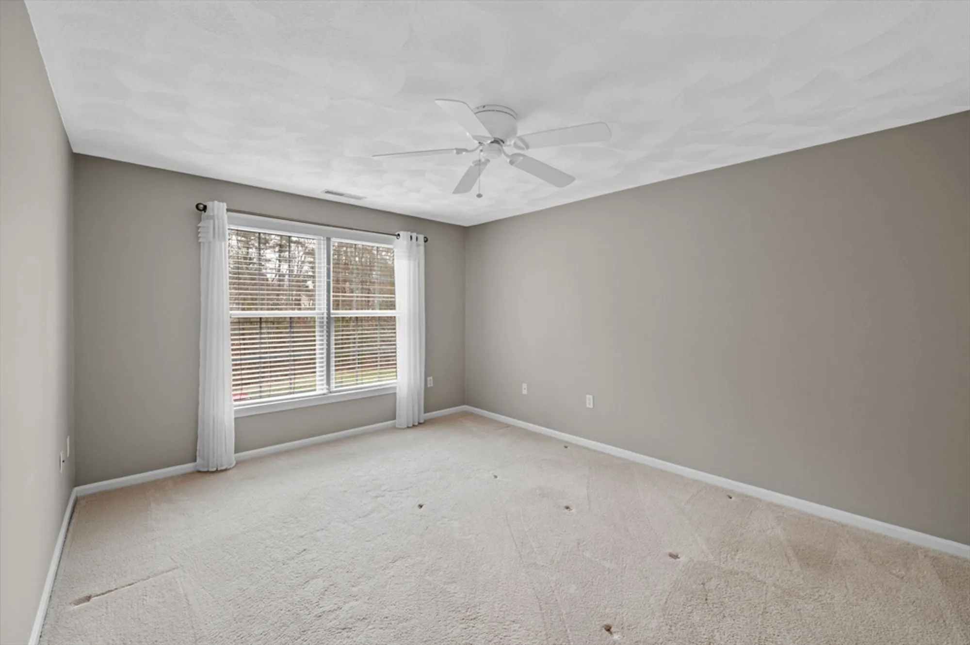 Property Slideshow image 21 of 42 | 603 alyssa dr # 603, Groveland, MA, 01834