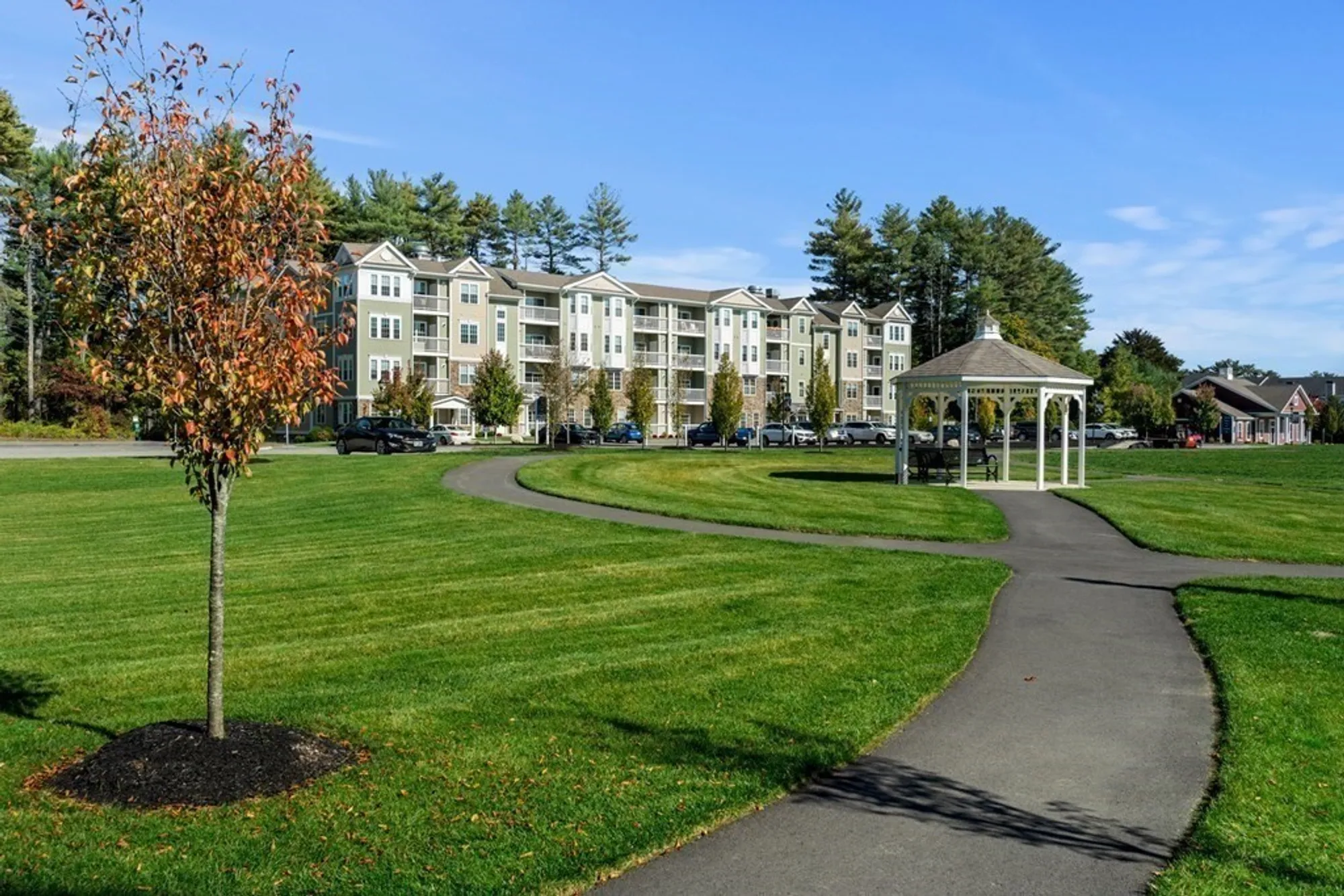 Property Slideshow image 28 of 37 | 320 martins lndg 307, North Reading, MA, 01864