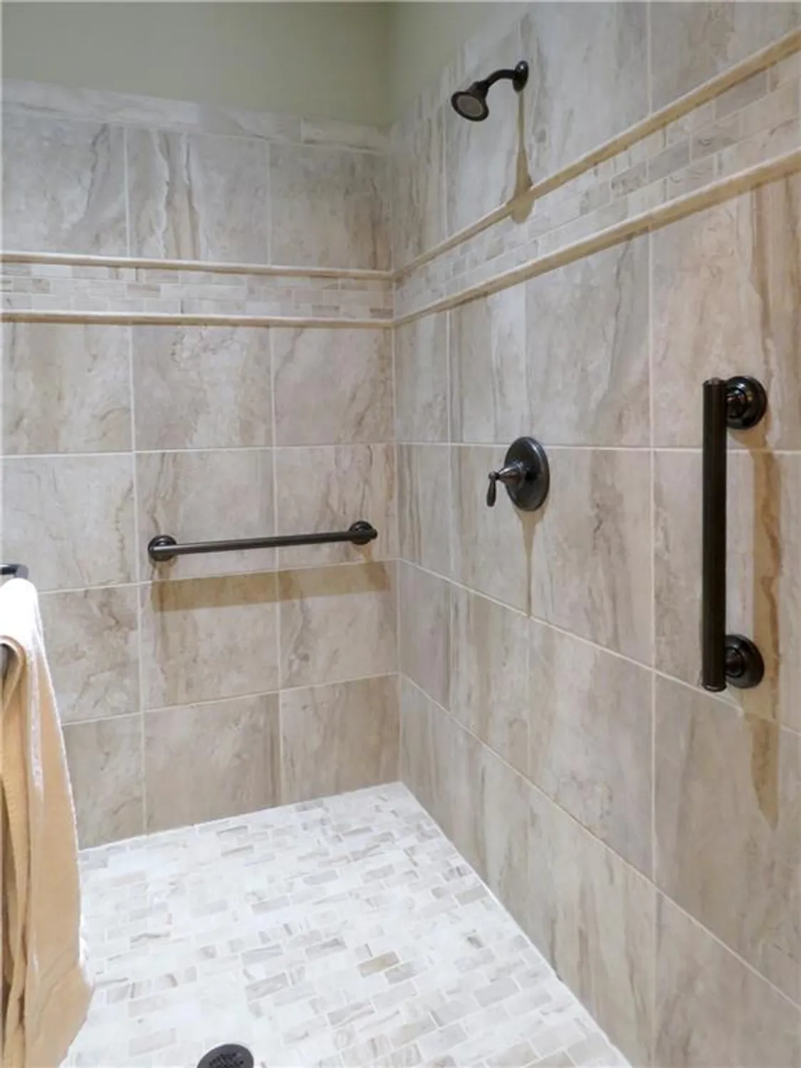 Property Slideshow image 38 of 45 | 118 cedarcrest village ct, Acworth, GA, 30101