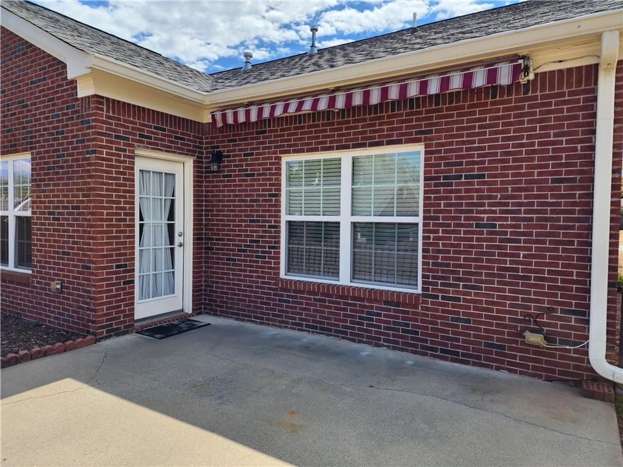 Property Slideshow image 4 of 15 | 1705 rolling view dr, Cumming, GA, 30040