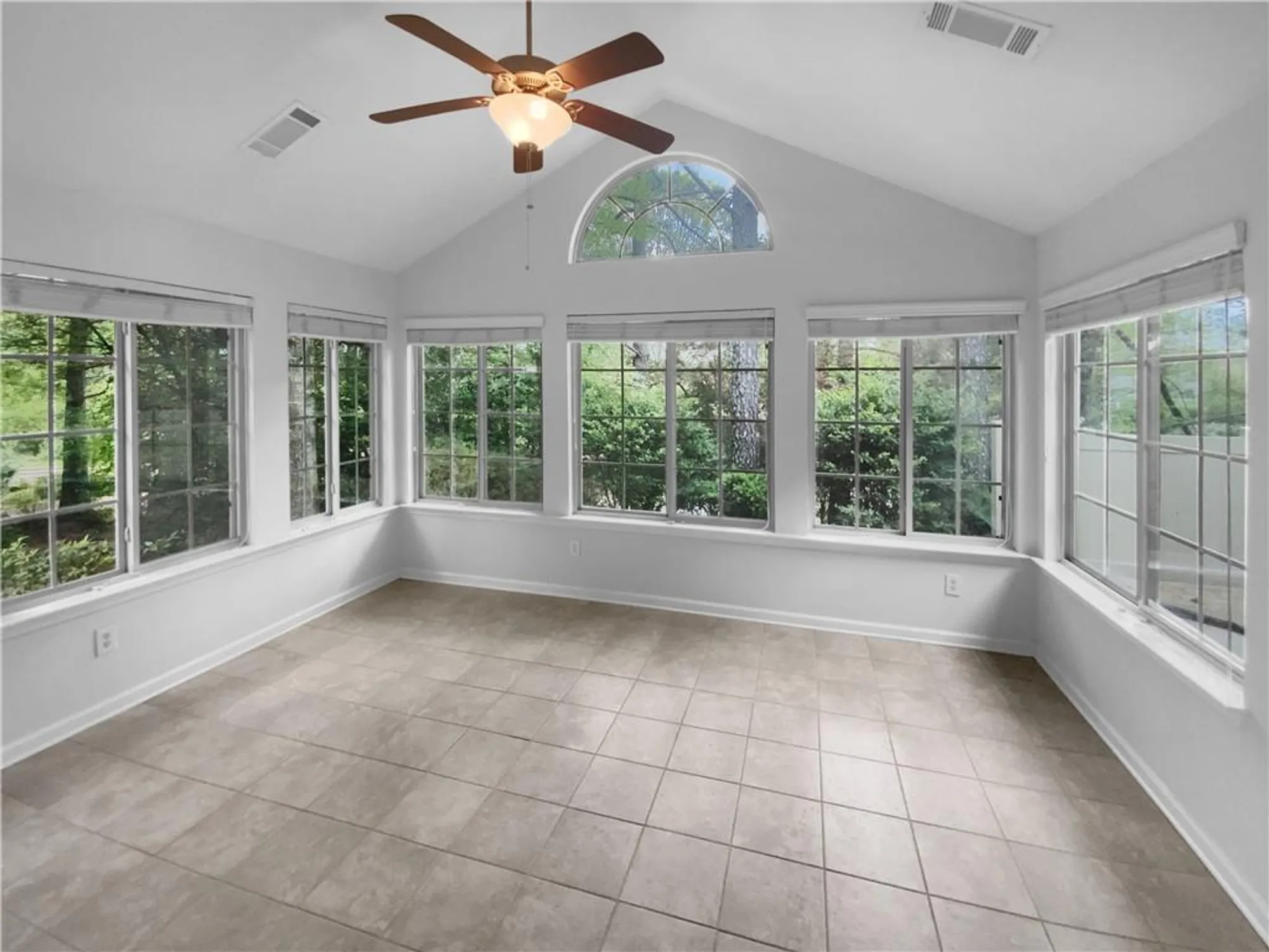 Property Slideshow image 11 of 26 | 409 kenley ct, Mcdonough, GA, 30253