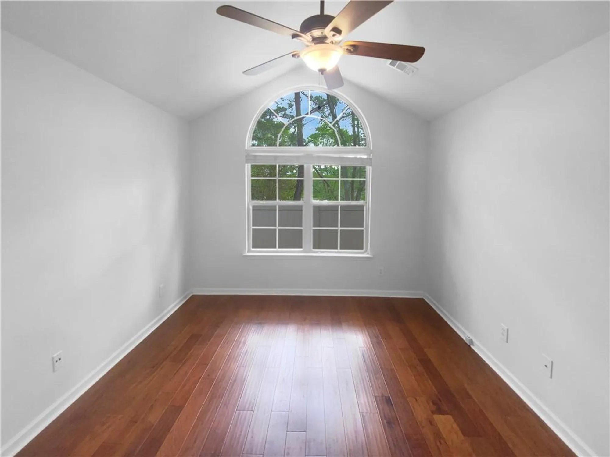 Property Slideshow image 12 of 26 | 409 kenley ct, Mcdonough, GA, 30253