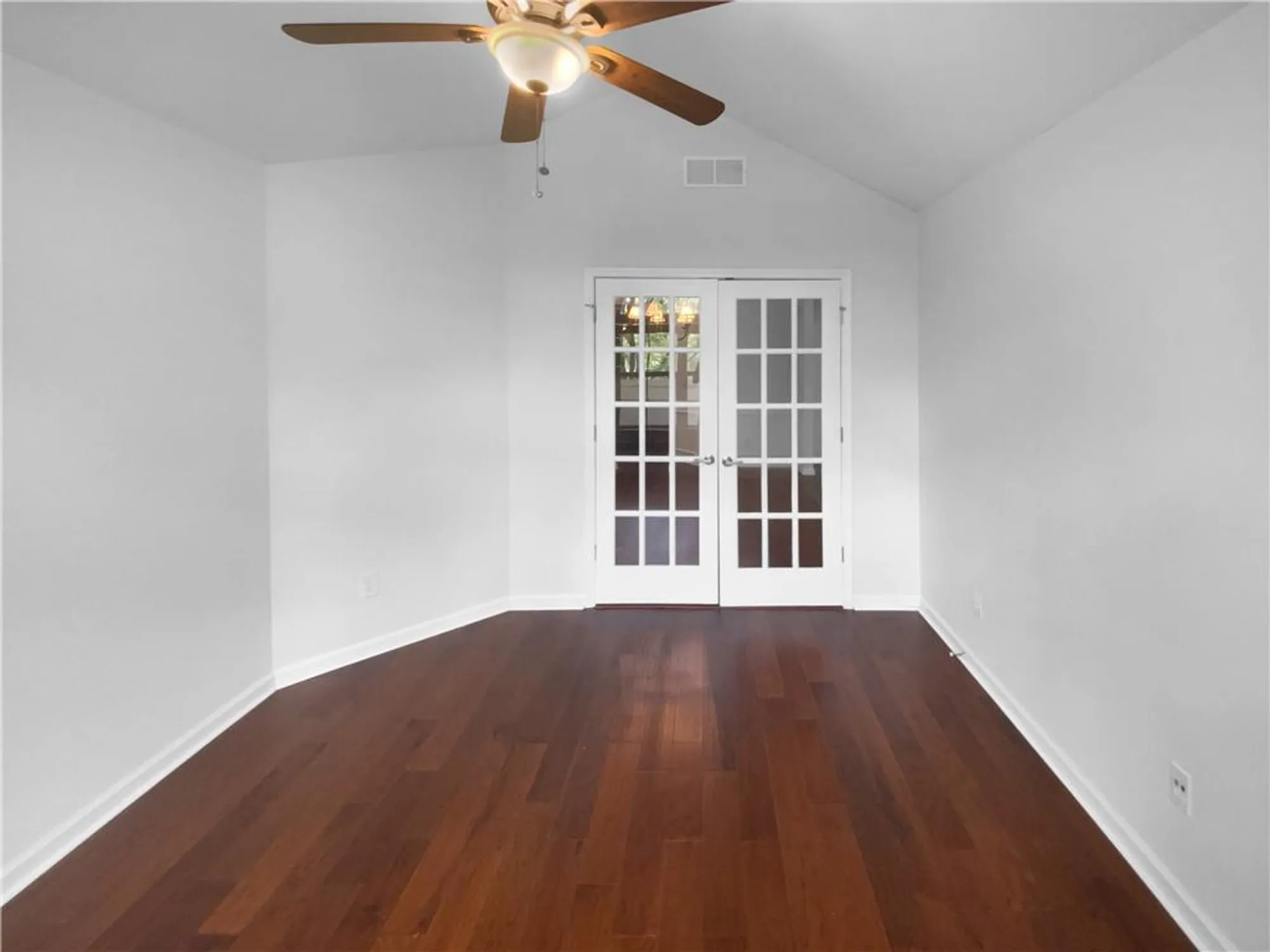 Property Slideshow image 14 of 26 | 409 kenley ct, Mcdonough, GA, 30253