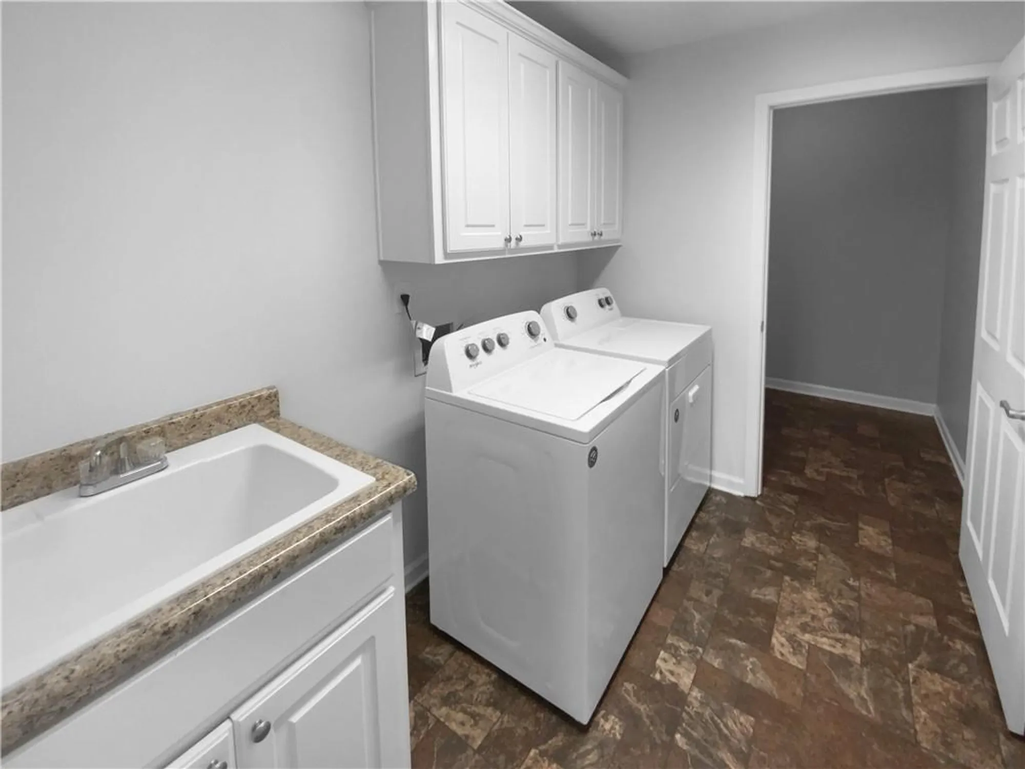 Property Slideshow image 22 of 26 | 409 kenley ct, Mcdonough, GA, 30253