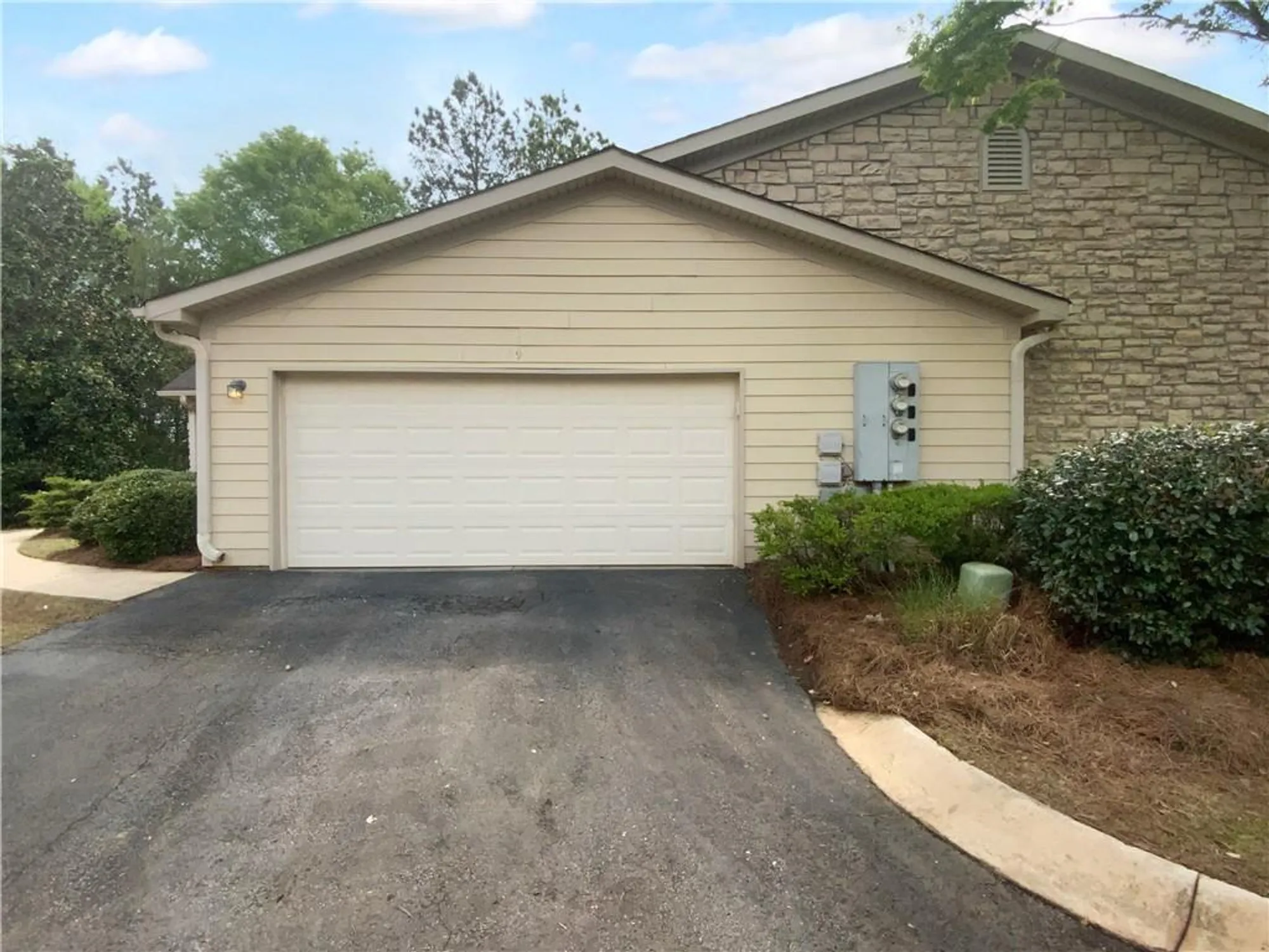 Property Slideshow image 24 of 26 | 409 kenley ct, Mcdonough, GA, 30253