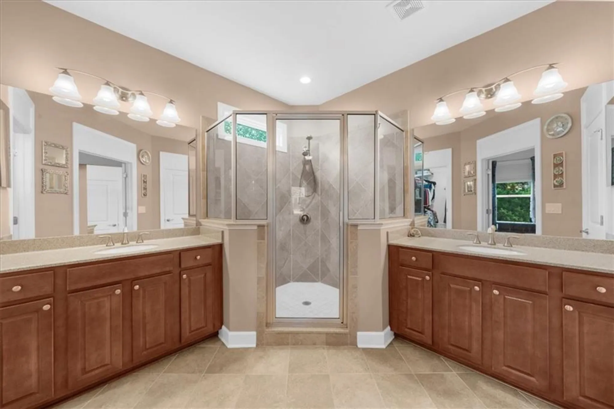 Property Slideshow image 19 of 81 | 3554 black cherry pt, Gainesville, GA, 30504