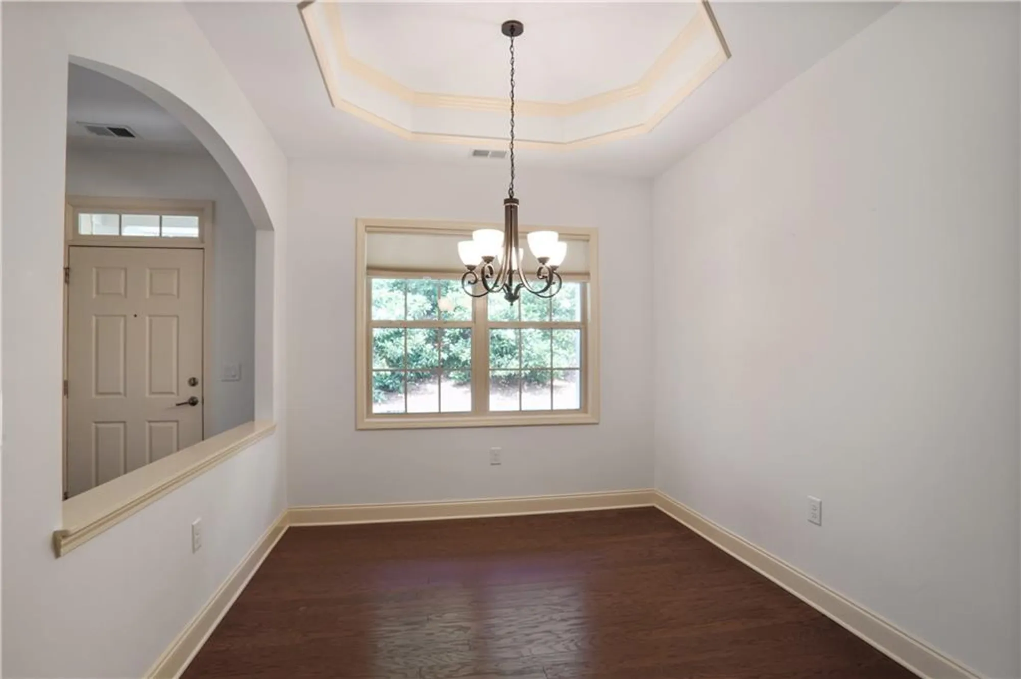 Property Slideshow image 11 of 26 | 1585 oak meadows ln, Cumming, GA, 30041