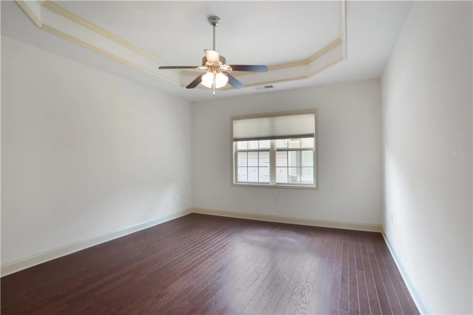 Property Slideshow image 16 of 26 | 1585 oak meadows ln, Cumming, GA, 30041