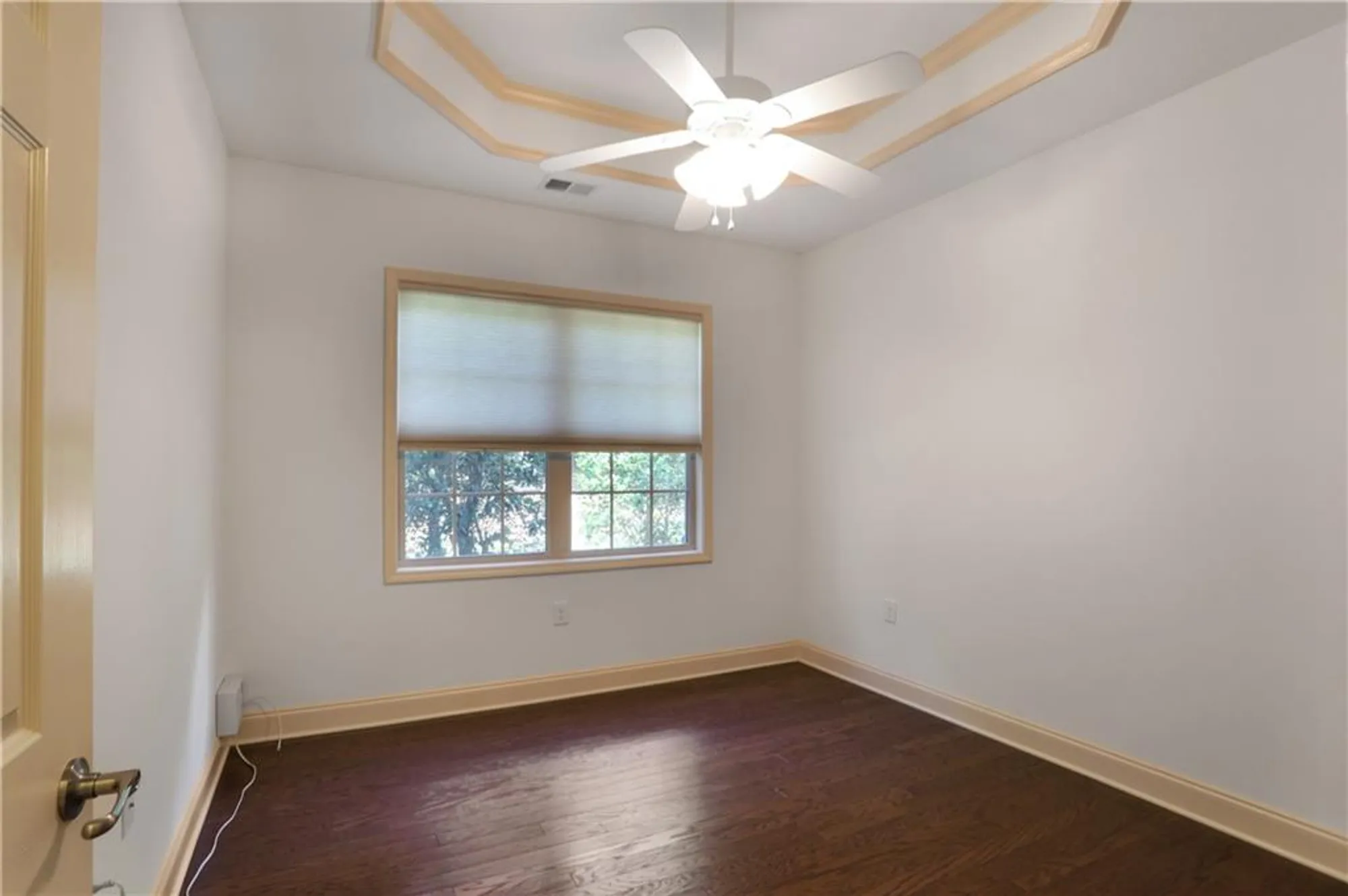 Property Slideshow image 20 of 26 | 1585 oak meadows ln, Cumming, GA, 30041