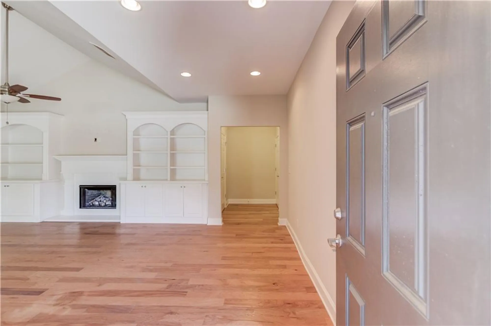 Property Slideshow image 9 of 42 | 4321 lanier ridge walk # 1704, Cumming, GA, 30041