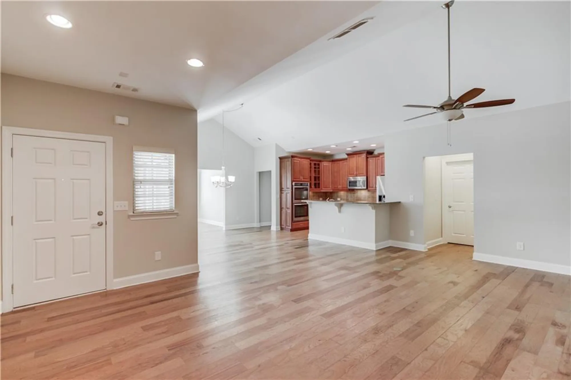 Property Slideshow image 12 of 42 | 4321 lanier ridge walk # 1704, Cumming, GA, 30041