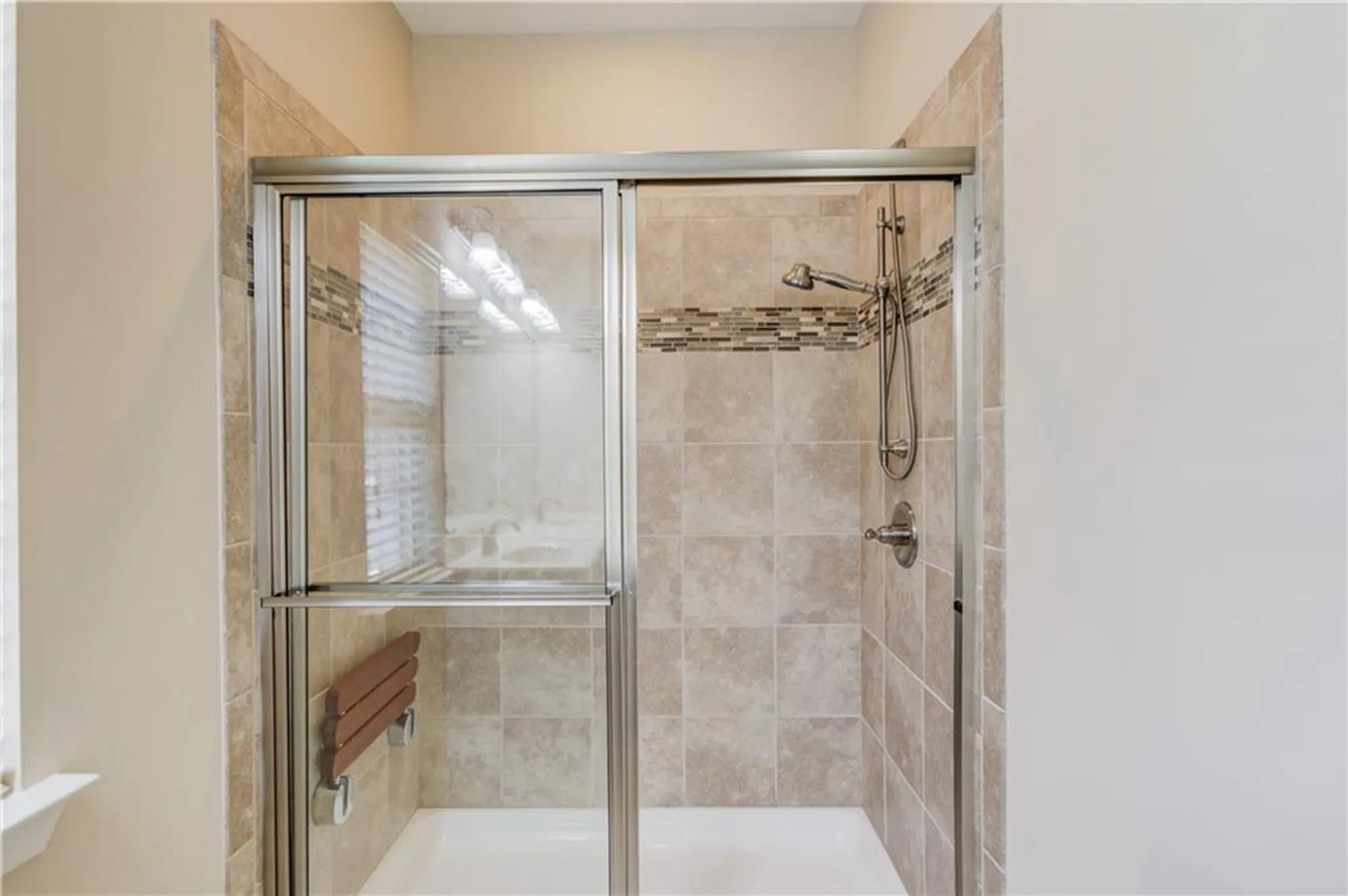 Property Slideshow image 25 of 42 | 4321 lanier ridge walk # 1704, Cumming, GA, 30041