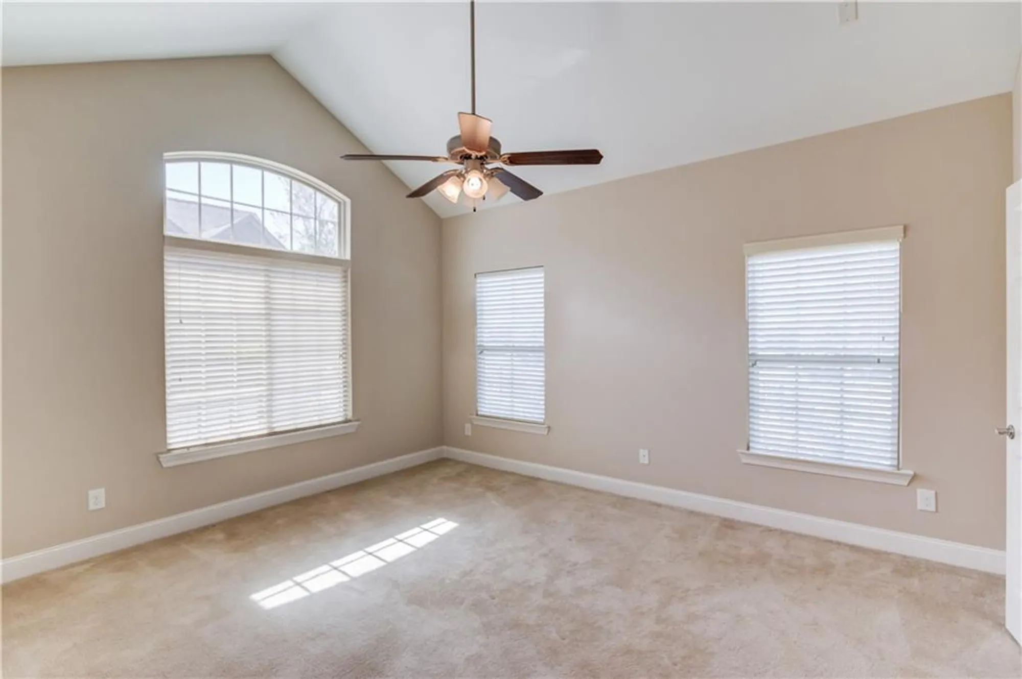Property Slideshow image 21 of 42 | 4321 lanier ridge walk # 1704, Cumming, GA, 30041