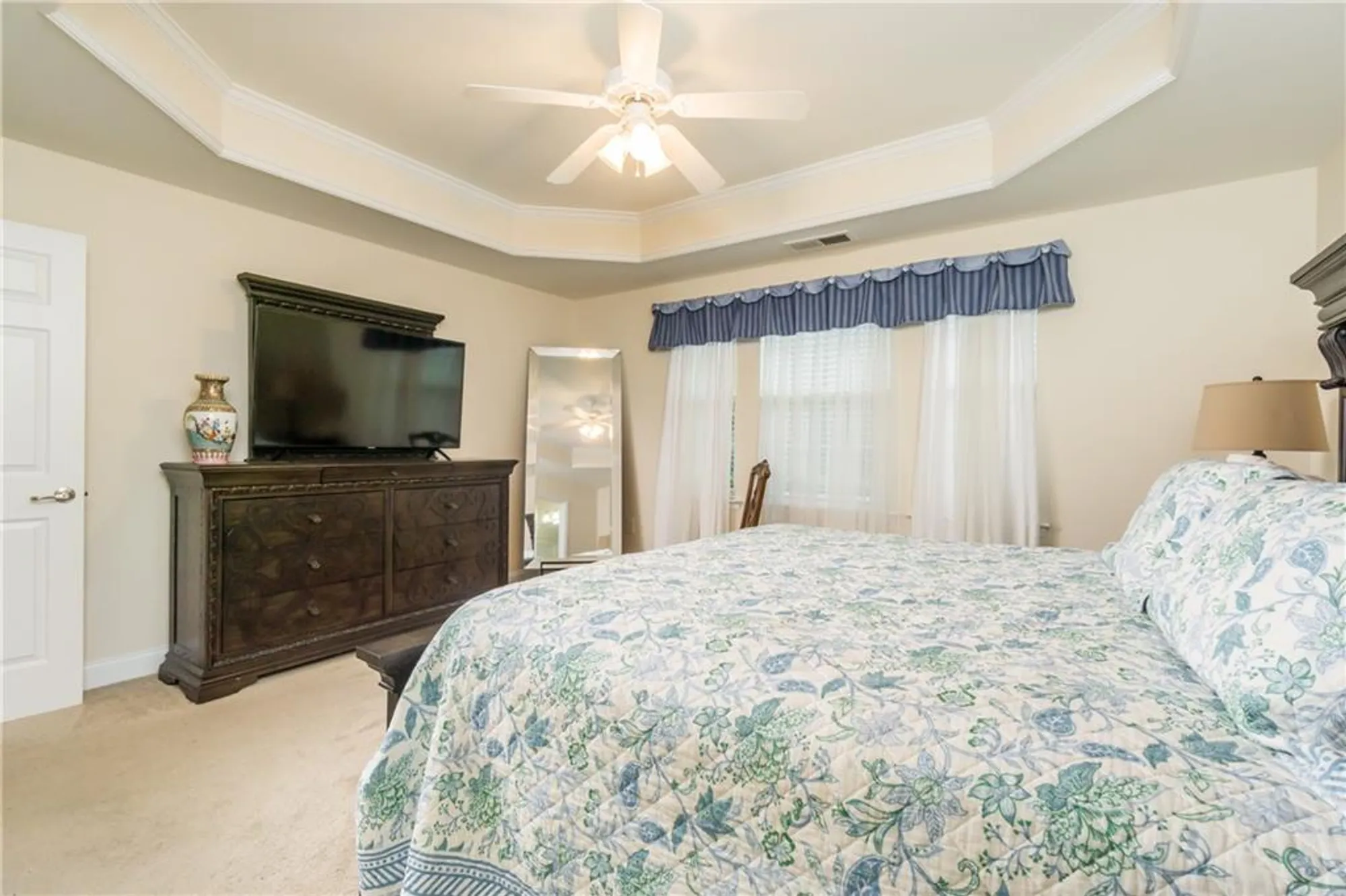 Property Slideshow image 13 of 34 | 2623 grapevine cir 602, Cumming, GA, 30041