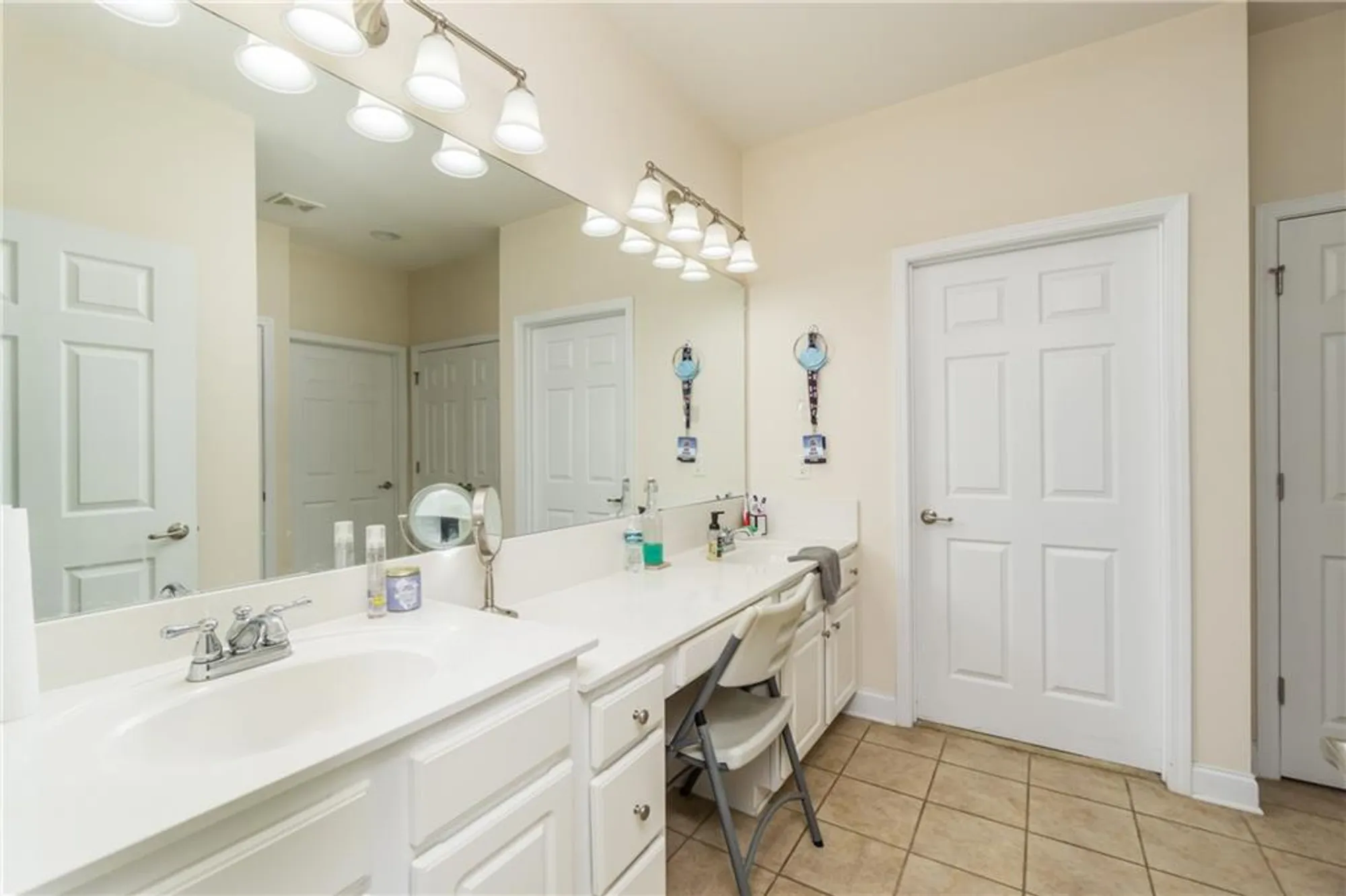 Property Slideshow image 15 of 34 | 2623 grapevine cir 602, Cumming, GA, 30041