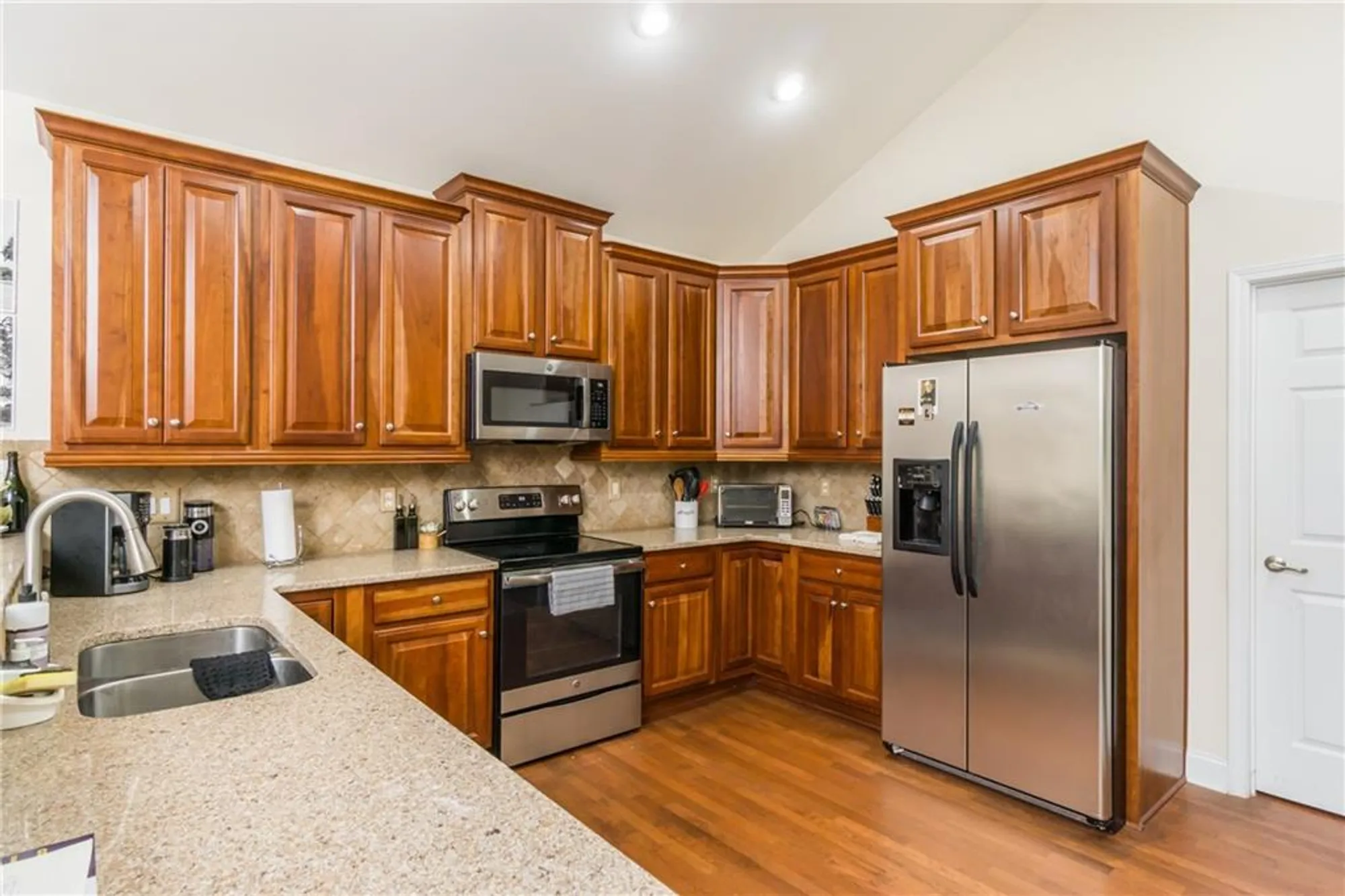 Property Slideshow image 22 of 34 | 2623 grapevine cir 602, Cumming, GA, 30041