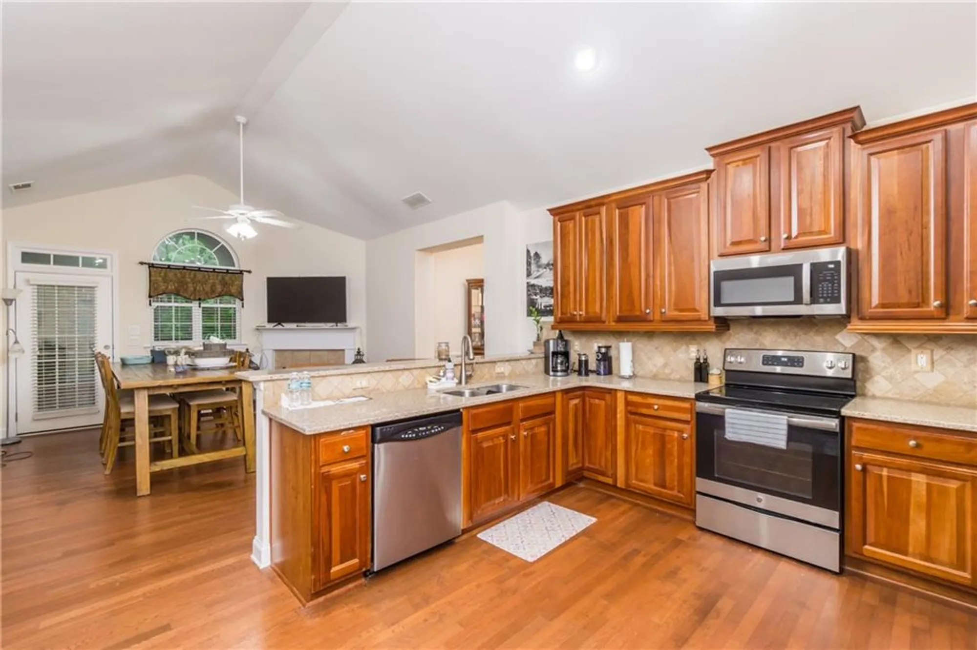 Property Slideshow image 24 of 34 | 2623 grapevine cir 602, Cumming, GA, 30041