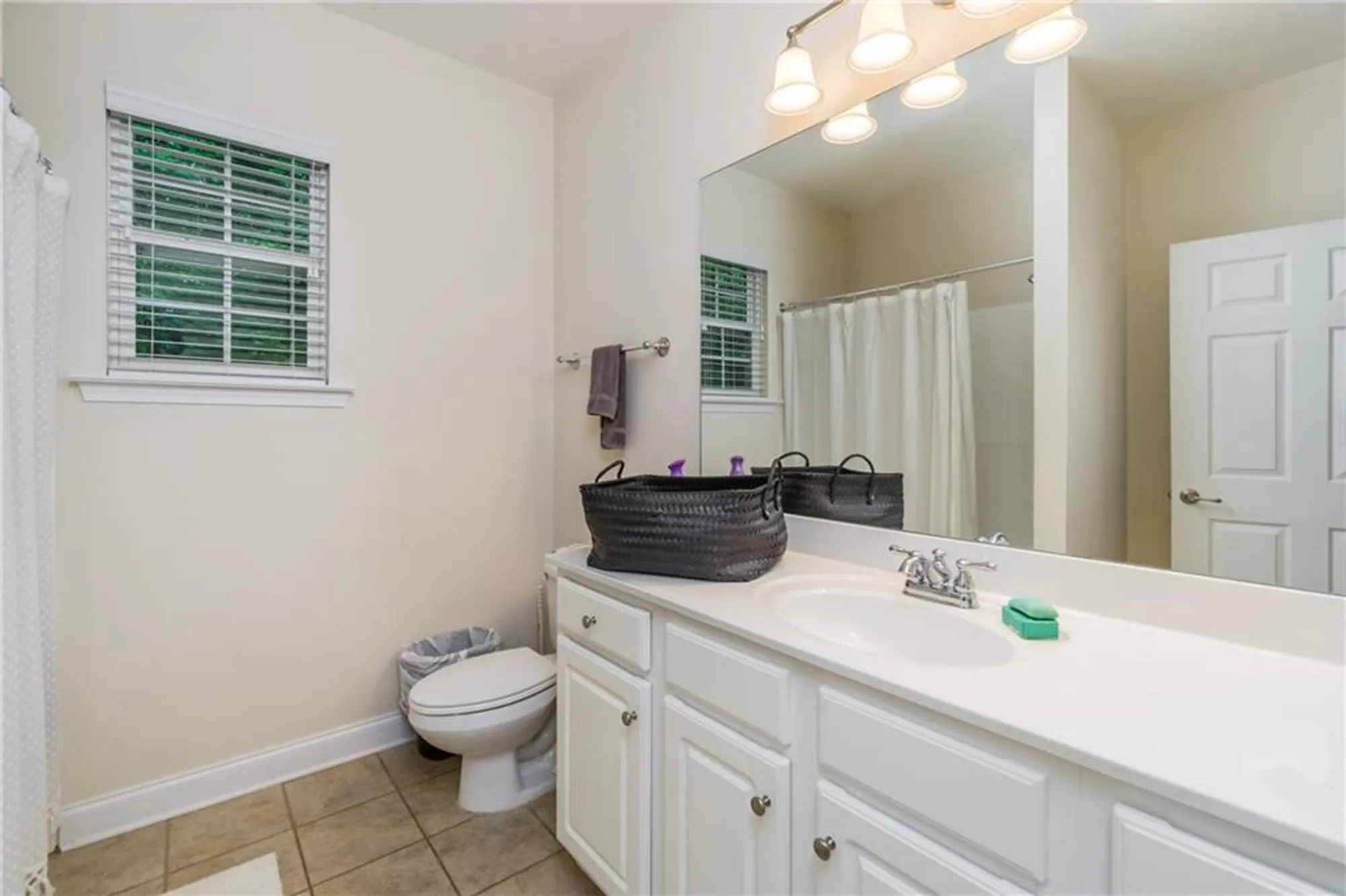 Property Slideshow image 19 of 34 | 2623 grapevine cir 602, Cumming, GA, 30041