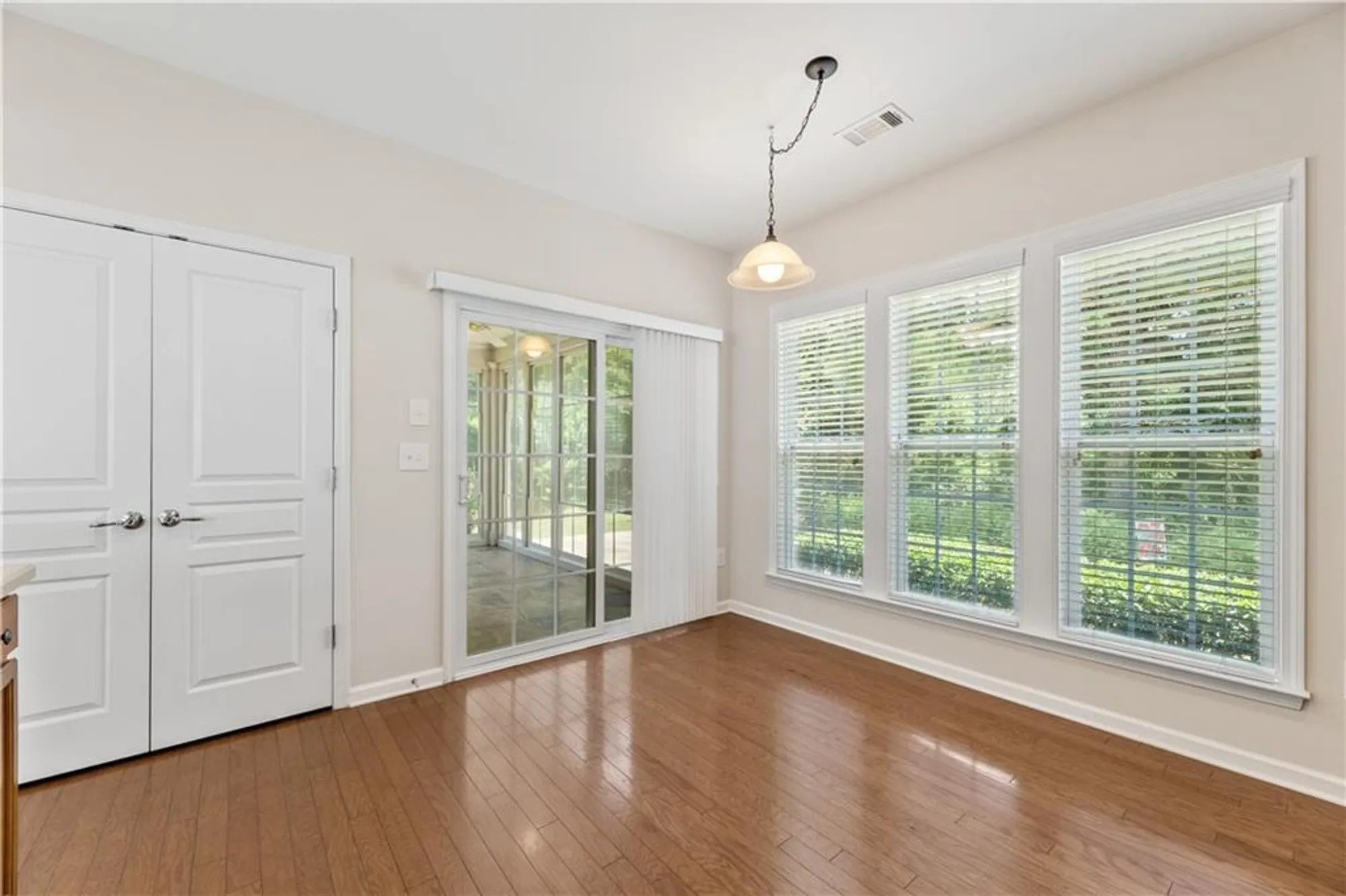 Property Slideshow image 16 of 47 | 6241 greenstone cir, Hoschton, GA, 30548