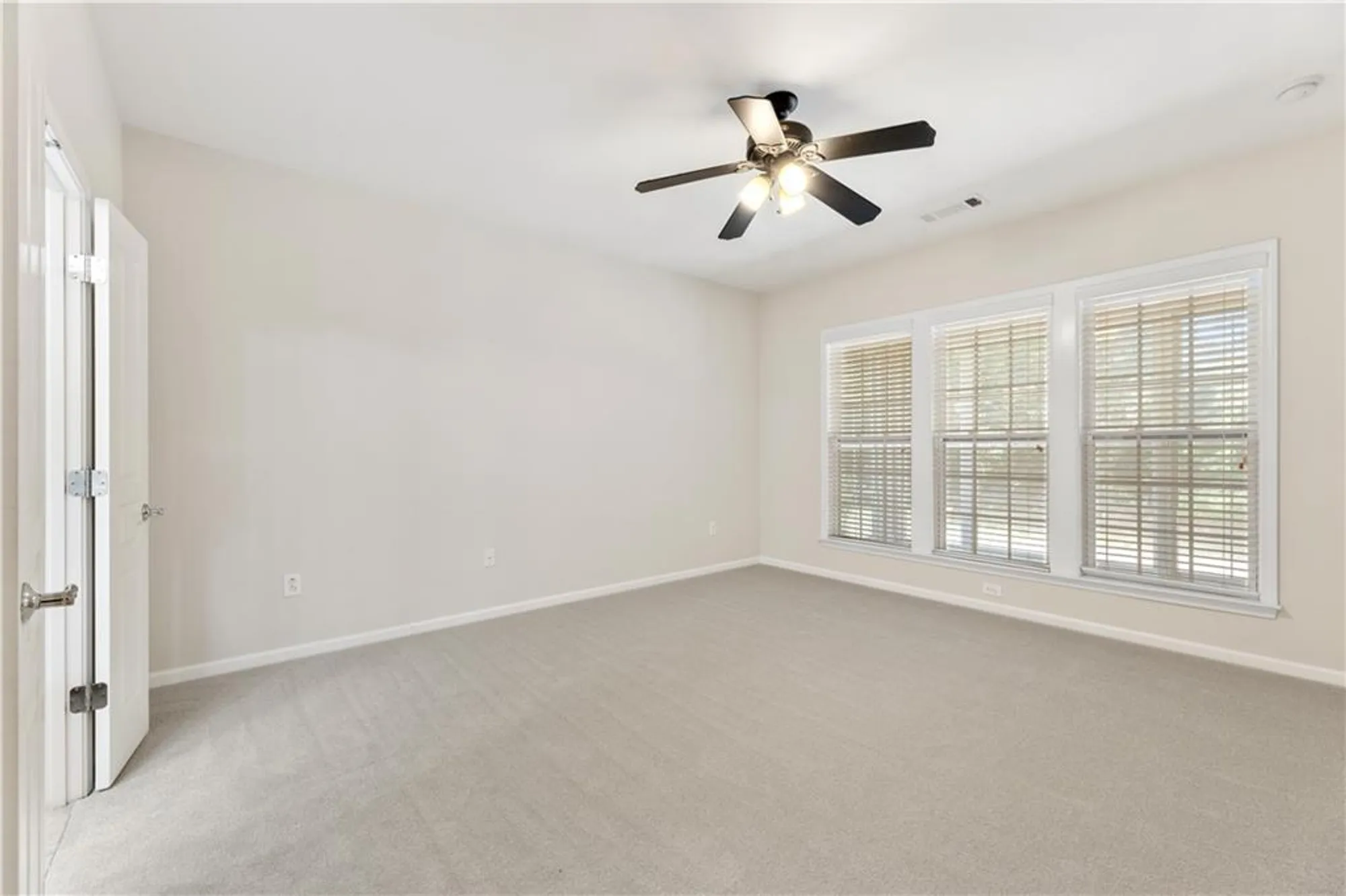 Property Slideshow image 20 of 47 | 6241 greenstone cir, Hoschton, GA, 30548