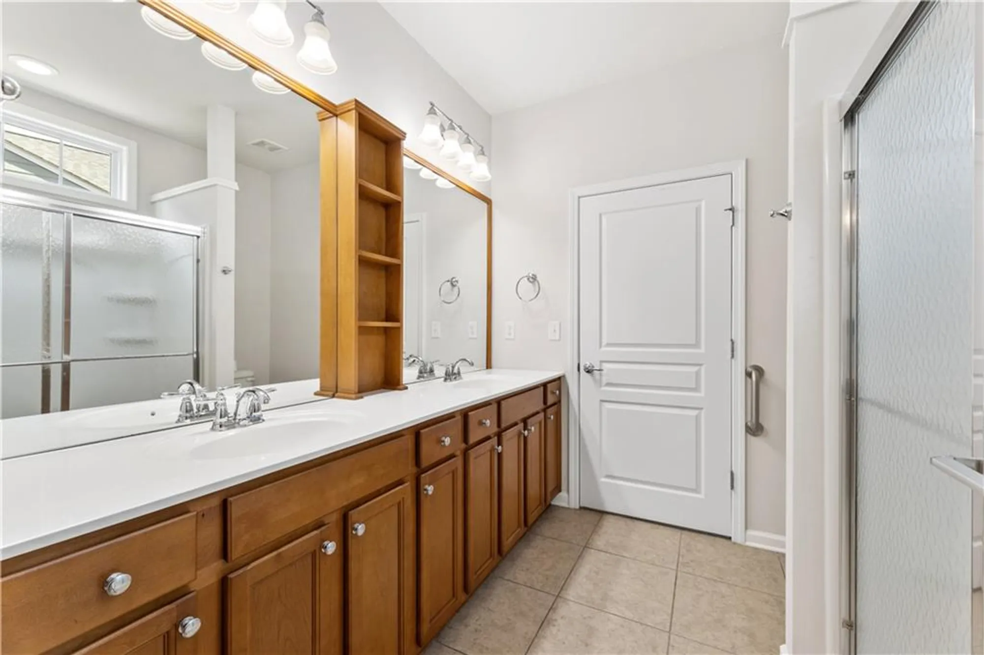 Property Slideshow image 21 of 47 | 6241 greenstone cir, Hoschton, GA, 30548