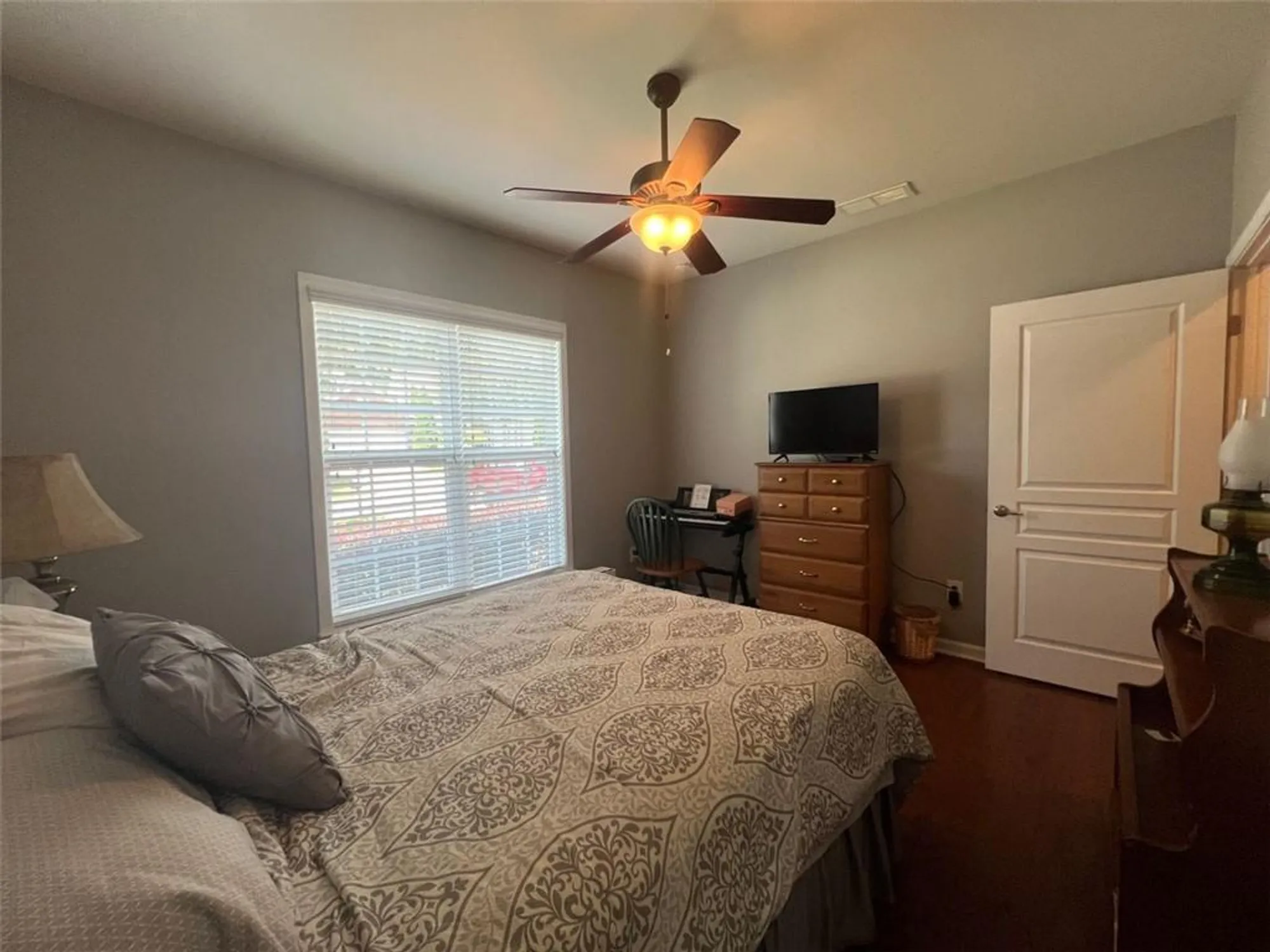 Property Slideshow image 5 of 52 | 6443 autumn crest ln, Hoschton, GA, 30548