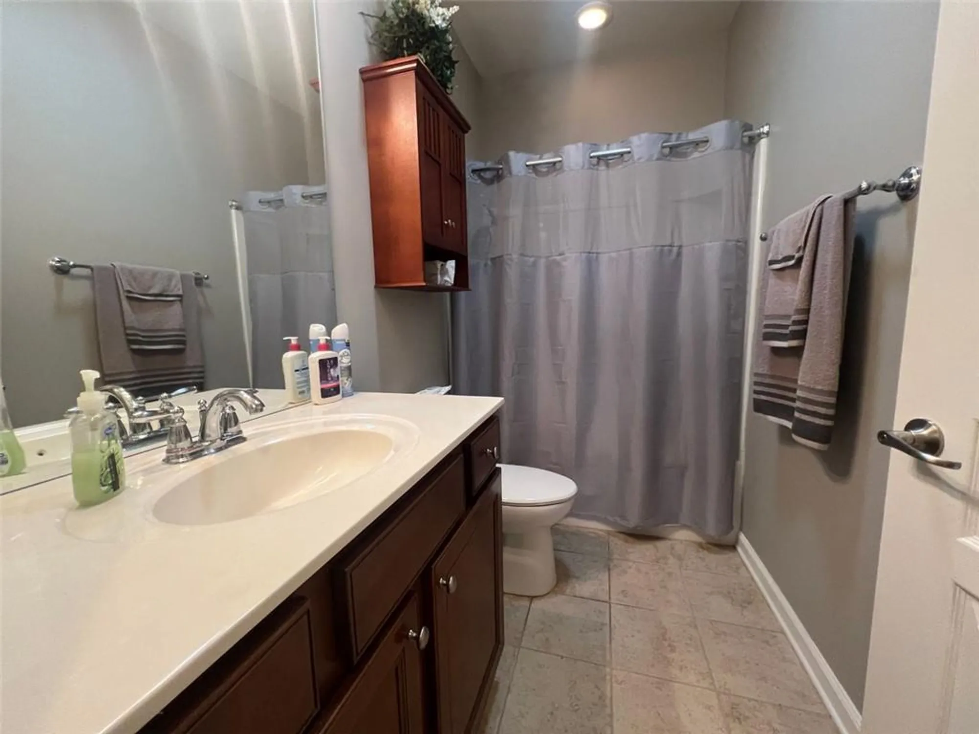 Property Slideshow image 6 of 52 | 6443 autumn crest ln, Hoschton, GA, 30548