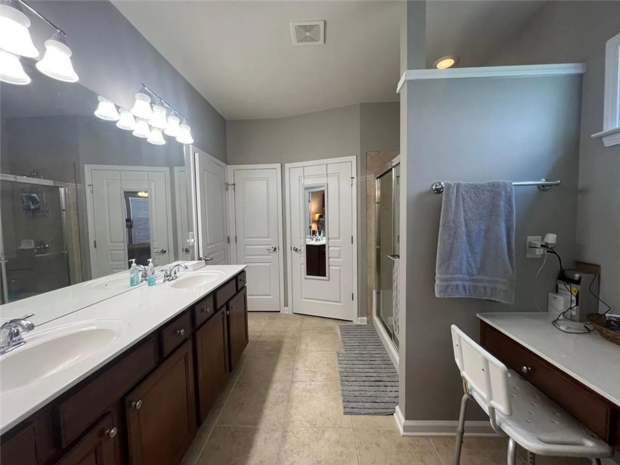 Property Slideshow image 10 of 52 | 6443 autumn crest ln, Hoschton, GA, 30548