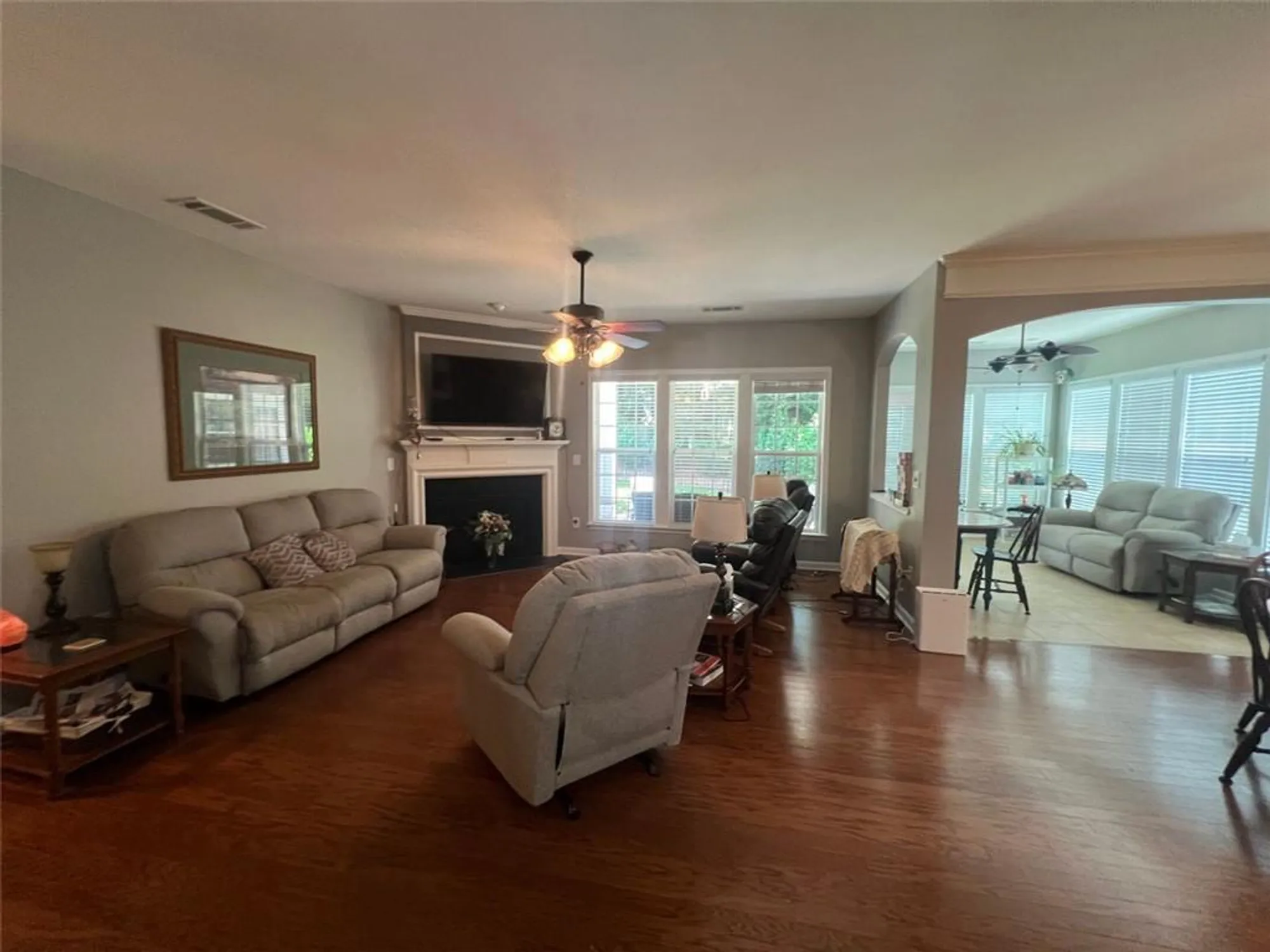 Property Slideshow image 14 of 52 | 6443 autumn crest ln, Hoschton, GA, 30548