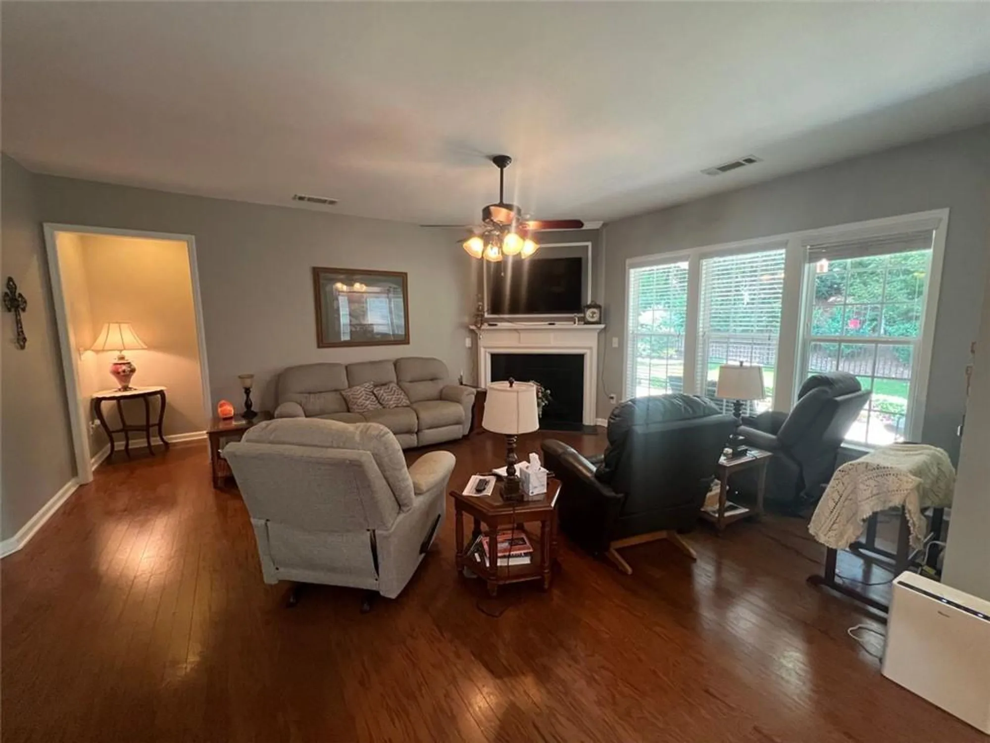 Property Slideshow image 19 of 52 | 6443 autumn crest ln, Hoschton, GA, 30548