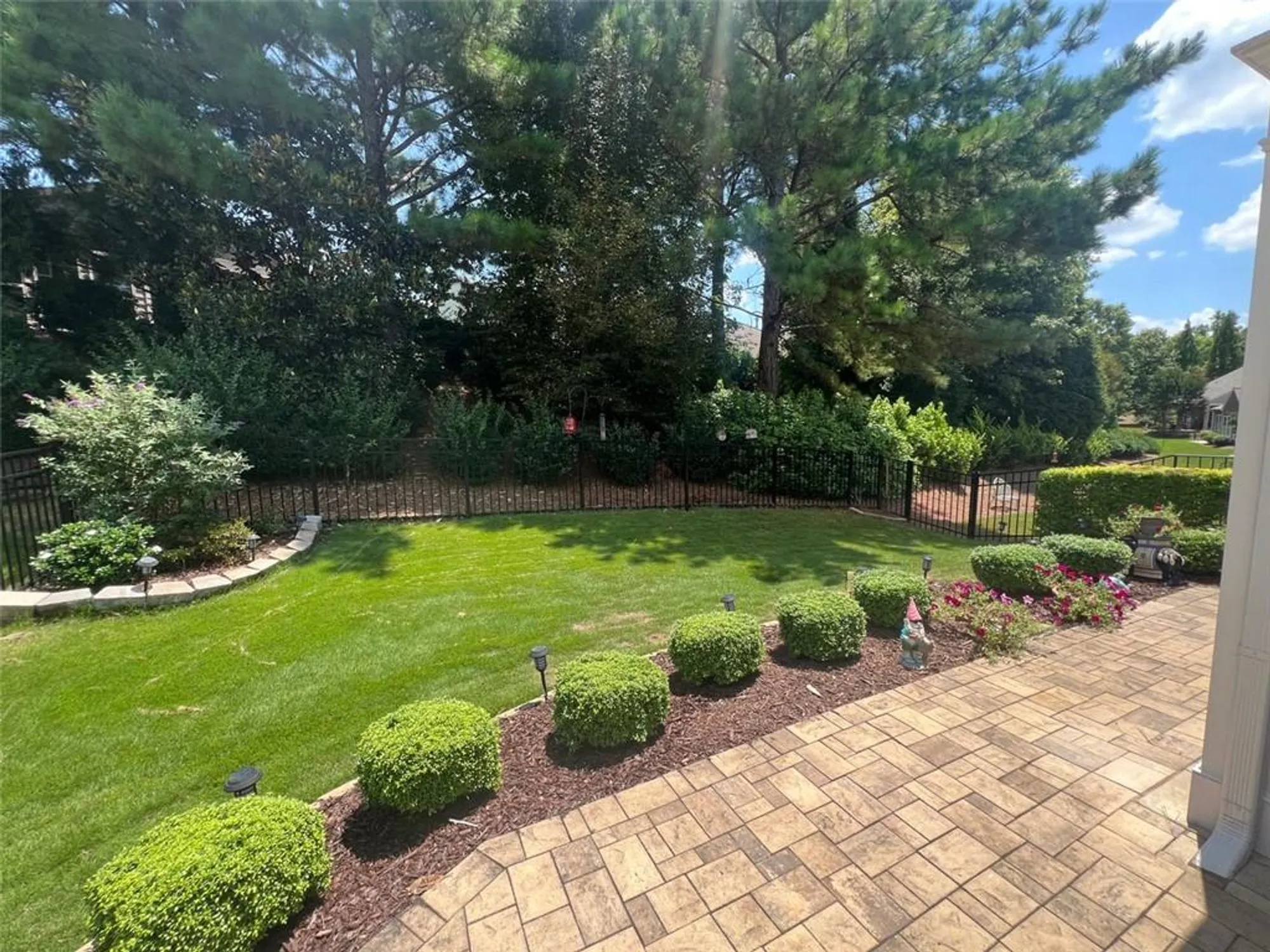 Property Slideshow image 27 of 52 | 6443 autumn crest ln, Hoschton, GA, 30548