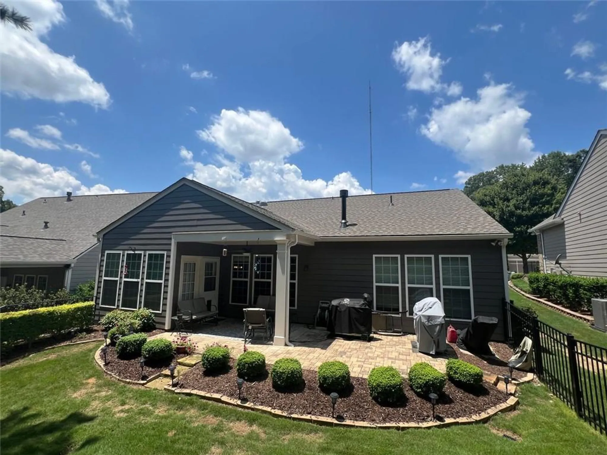 Property Slideshow image 32 of 52 | 6443 autumn crest ln, Hoschton, GA, 30548