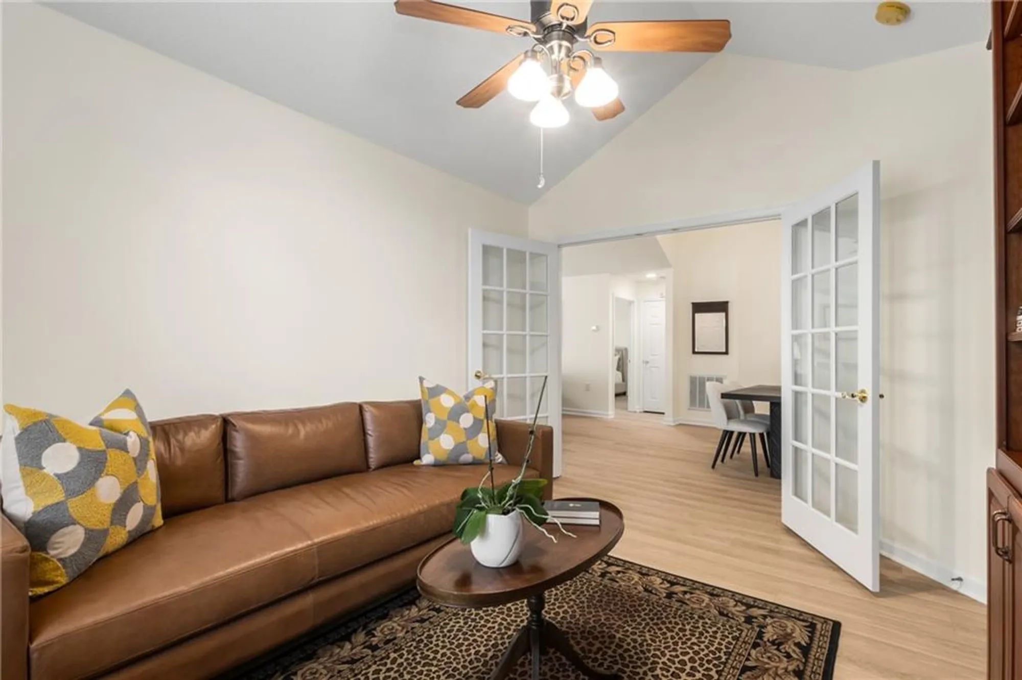 Property Slideshow image 11 of 36 | 3077 oakside cir, Alpharetta, GA, 30004