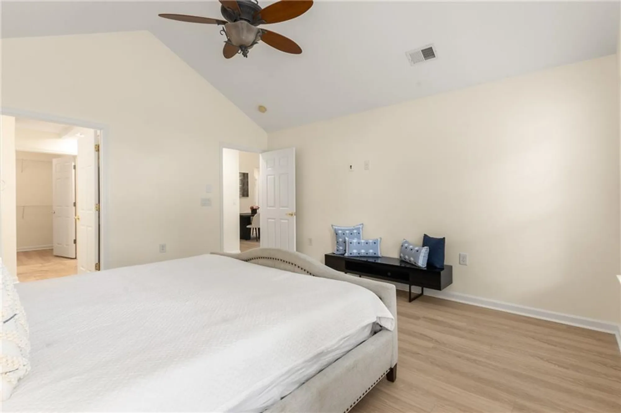 Property Slideshow image 23 of 36 | 3077 oakside cir, Alpharetta, GA, 30004