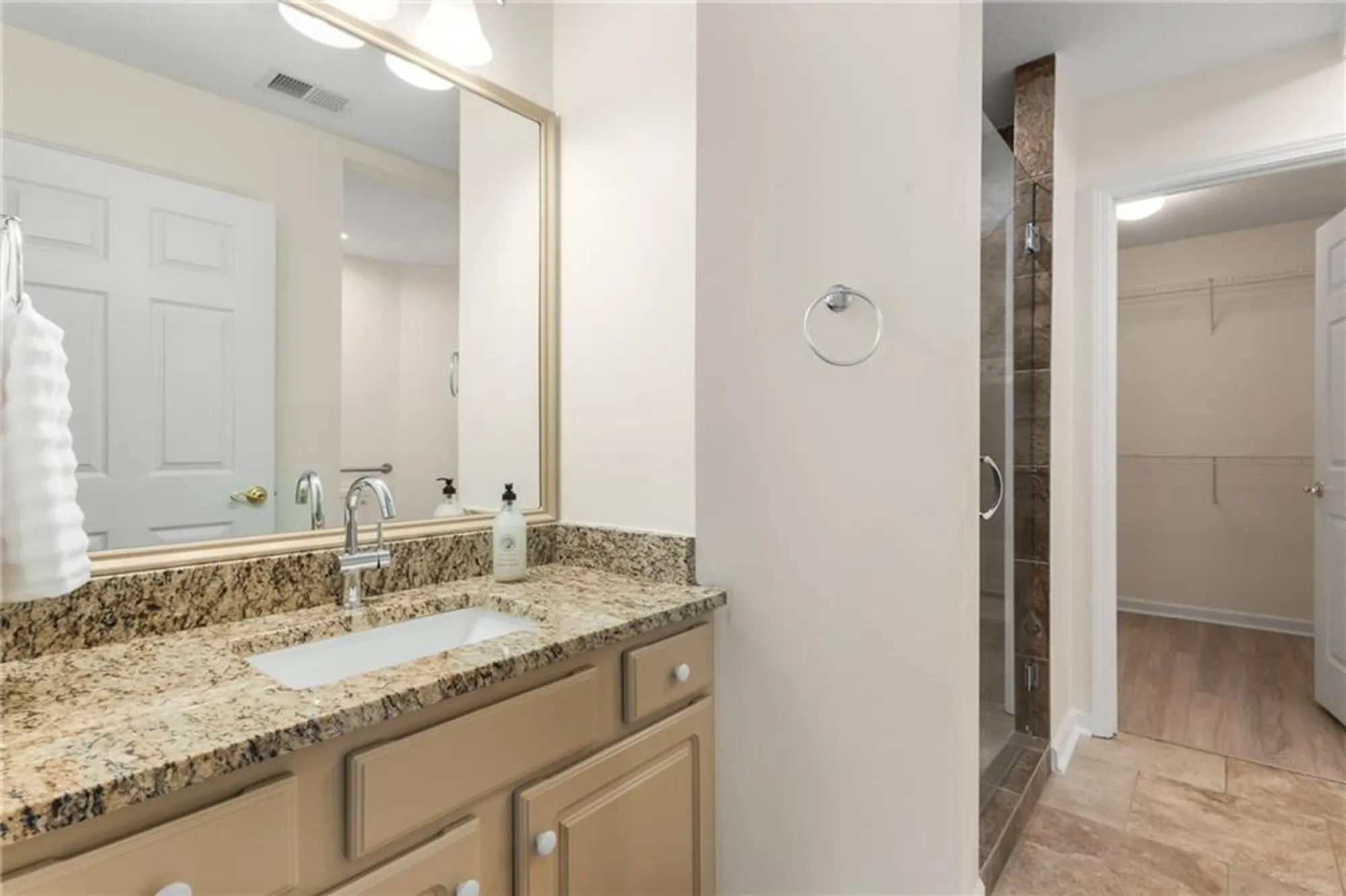 Property Slideshow image 24 of 36 | 3077 oakside cir, Alpharetta, GA, 30004