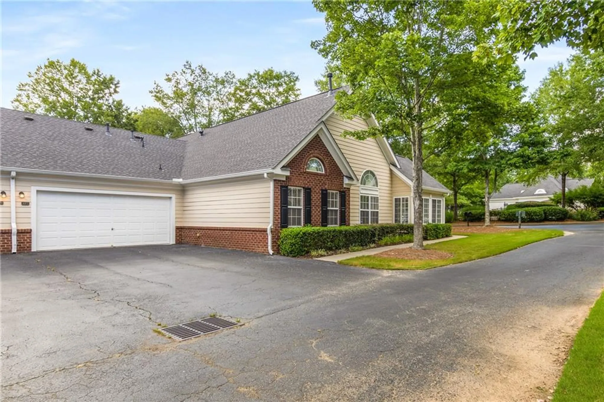 Property Slideshow image 31 of 36 | 3077 oakside cir, Alpharetta, GA, 30004