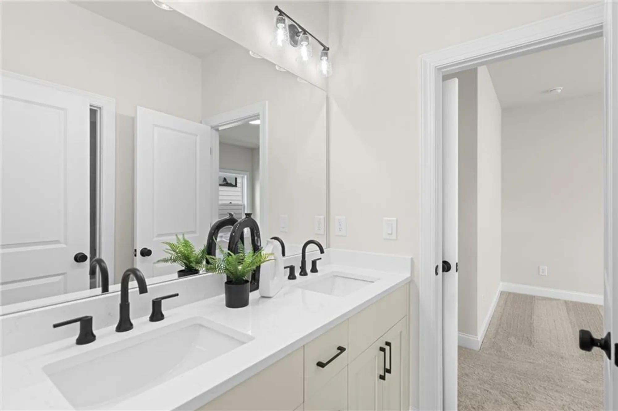 Property Slideshow image 31 of 65 | 533 godfrey dr, Cumming, GA, 30040