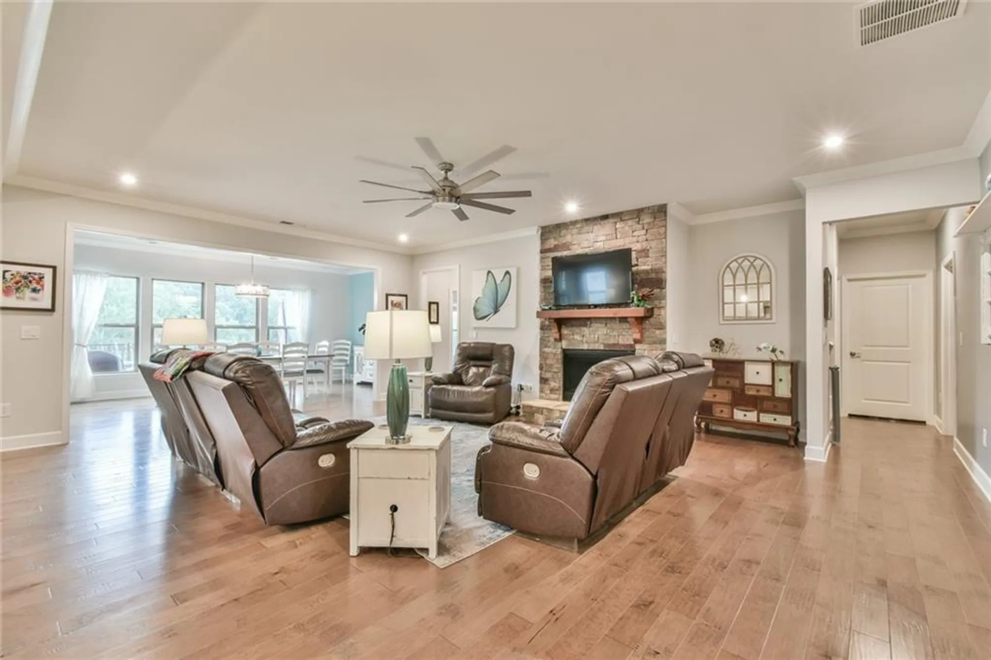 Property Slideshow image 7 of 43 | 5704 miravista way, Hoschton, GA, 30548