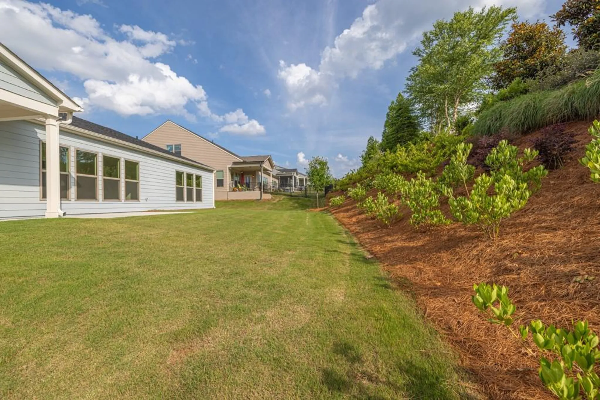 Property Slideshow image 4 of 38 | 5517 oak knoll ct, Hoschton, GA, 30548