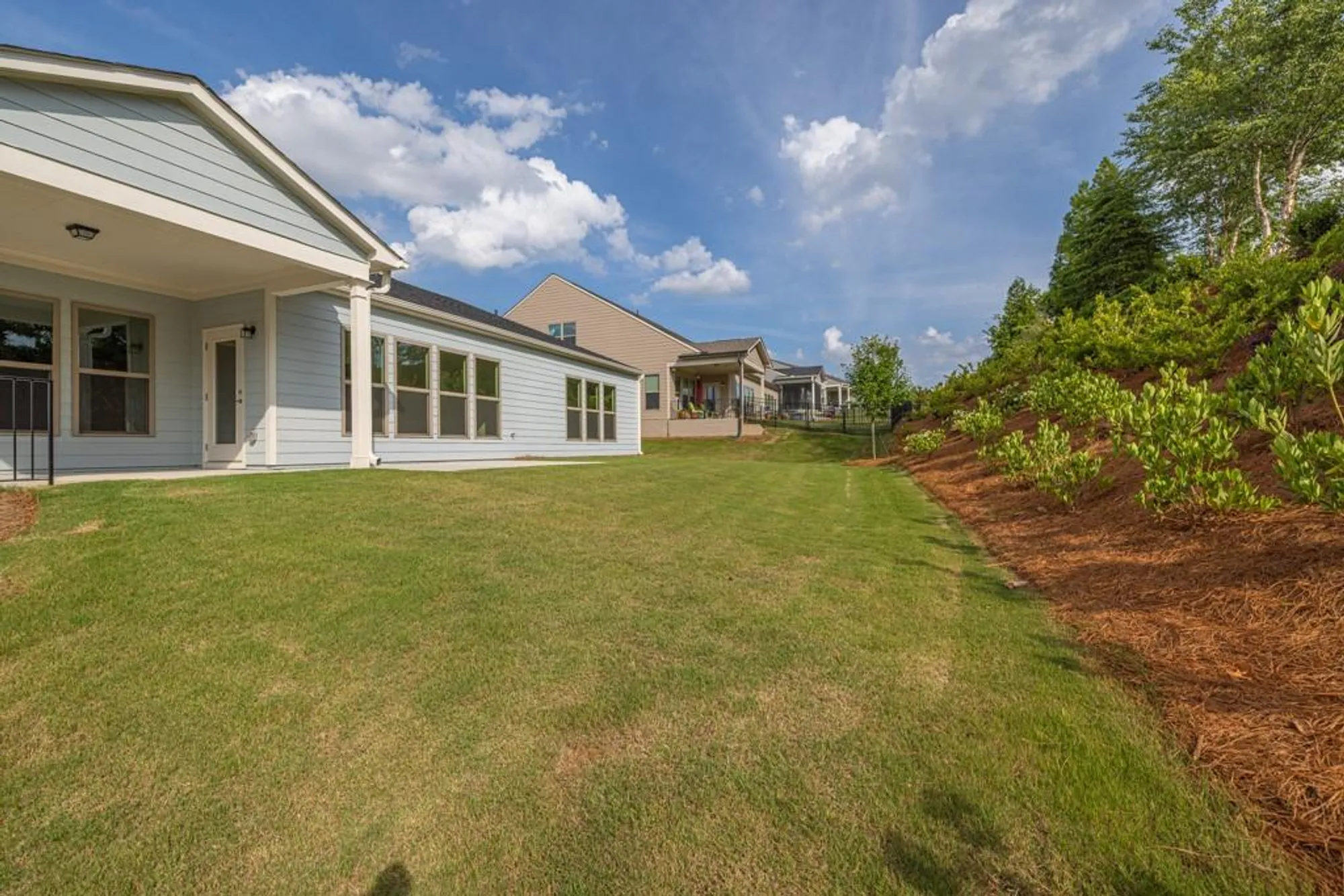 Property Slideshow image 5 of 38 | 5517 oak knoll ct, Hoschton, GA, 30548