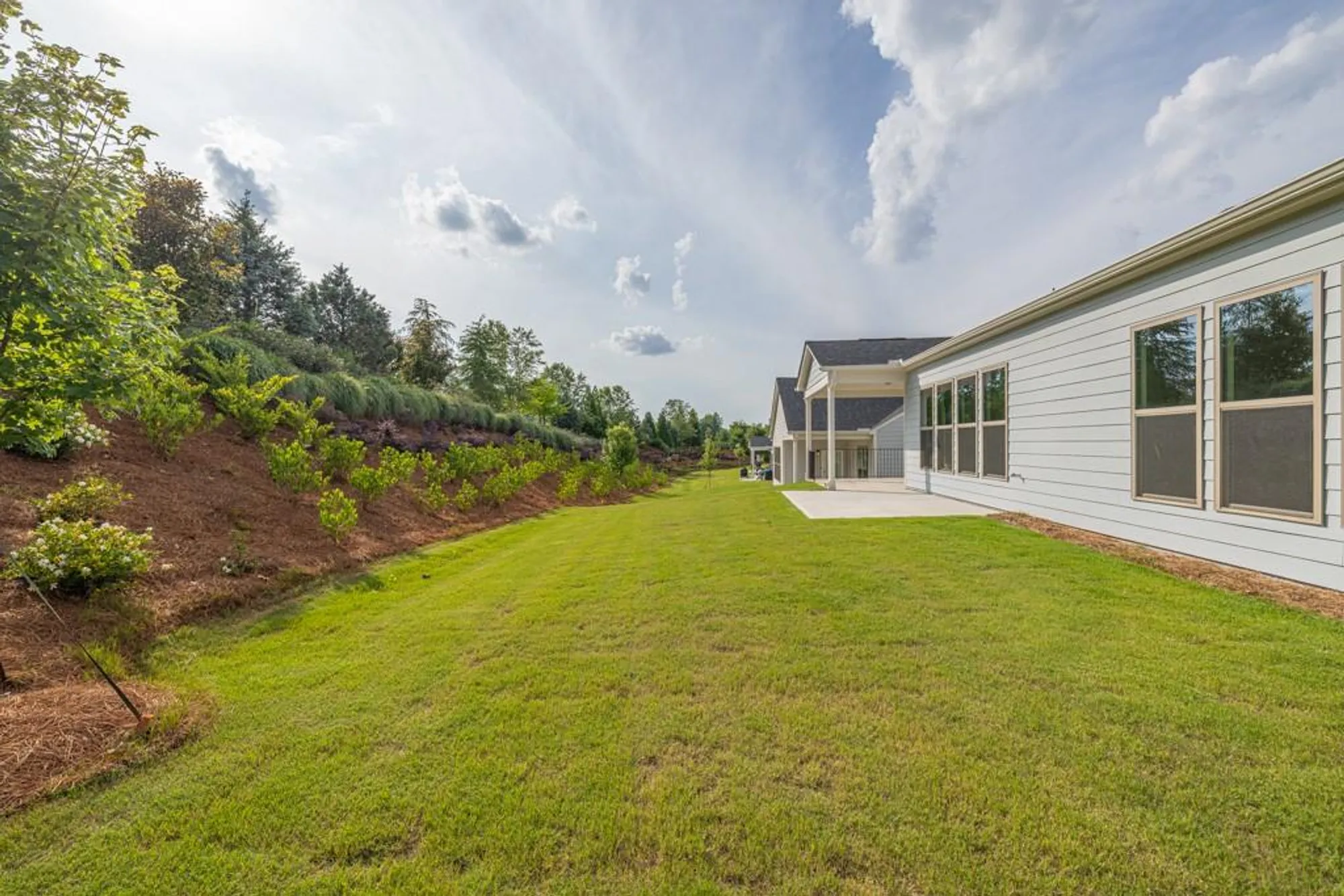 Property Slideshow image 3 of 38 | 5517 oak knoll ct, Hoschton, GA, 30548