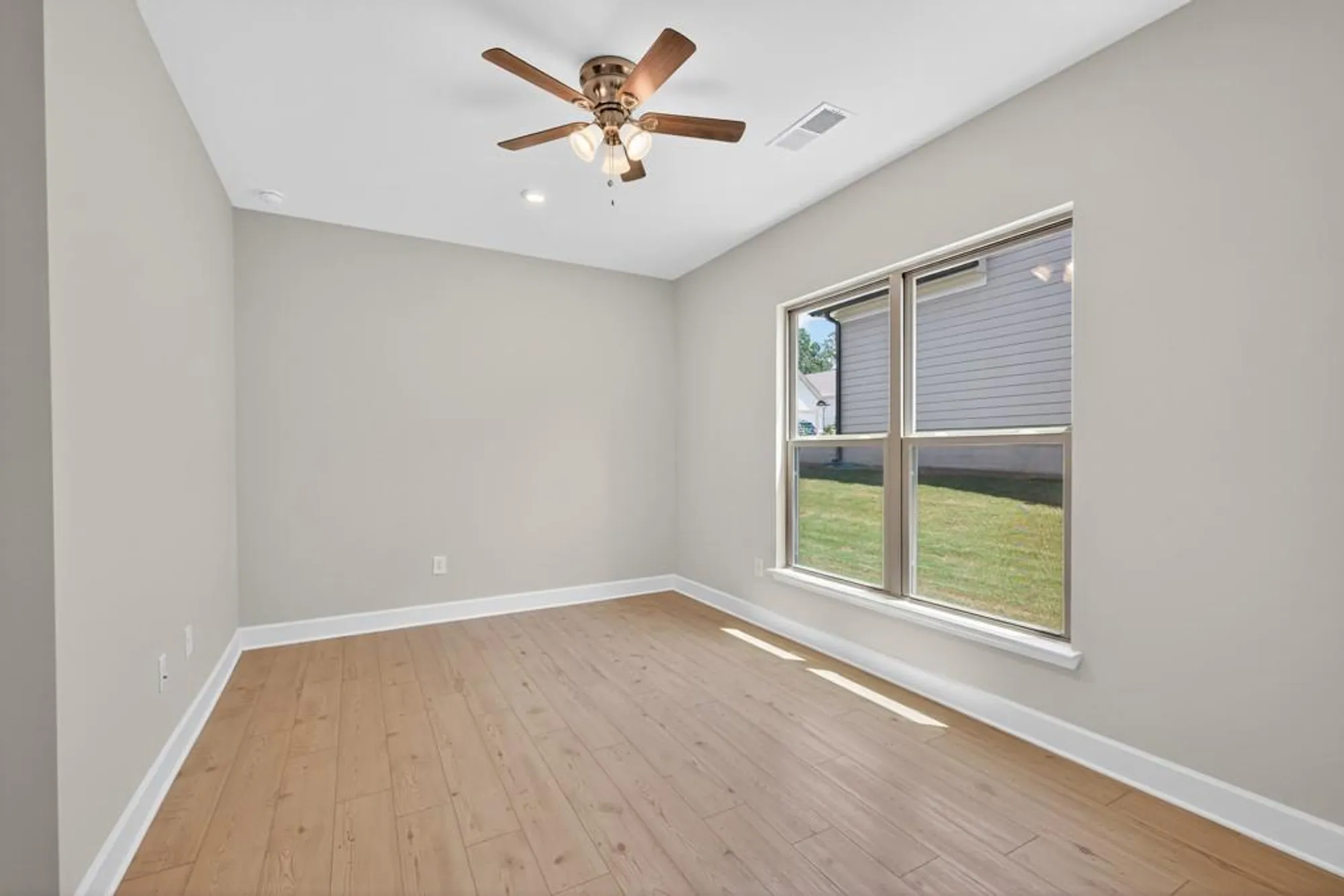 Property Slideshow image 23 of 38 | 5517 oak knoll ct, Hoschton, GA, 30548