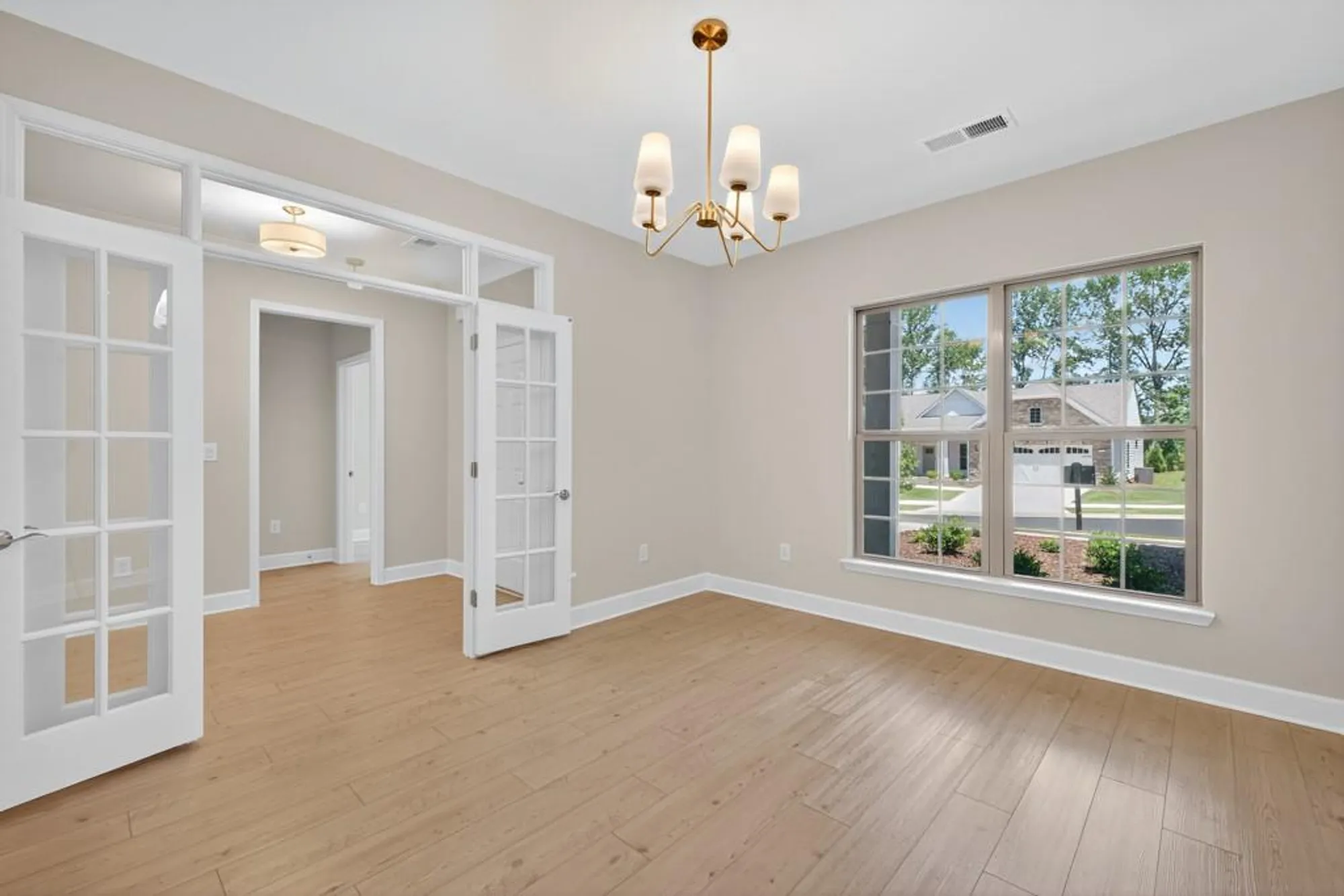 Property Slideshow image 20 of 38 | 5517 oak knoll ct, Hoschton, GA, 30548