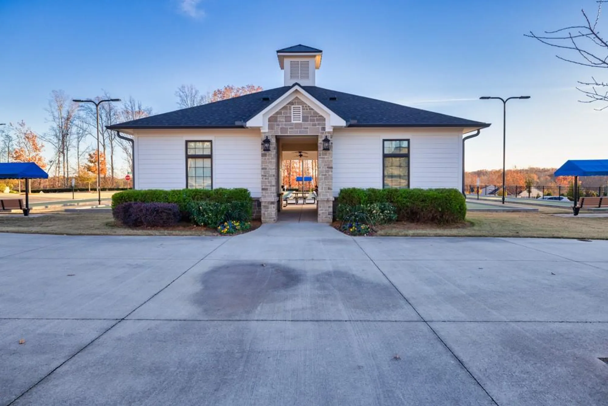 Property Slideshow image 28 of 38 | 5517 oak knoll ct, Hoschton, GA, 30548