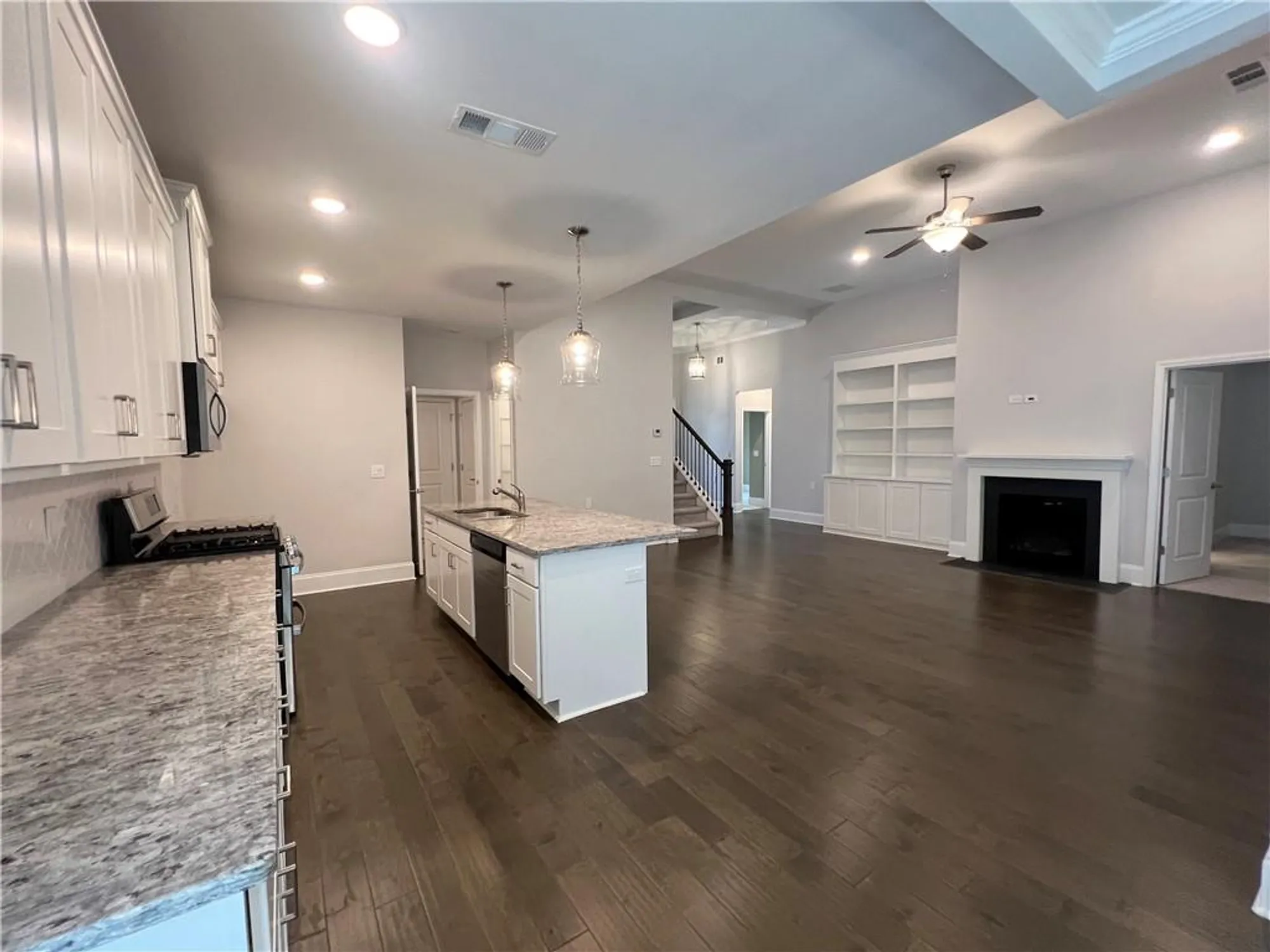 Property Slideshow image 6 of 23 | 920 lucky ln, Woodstock, GA, 30188