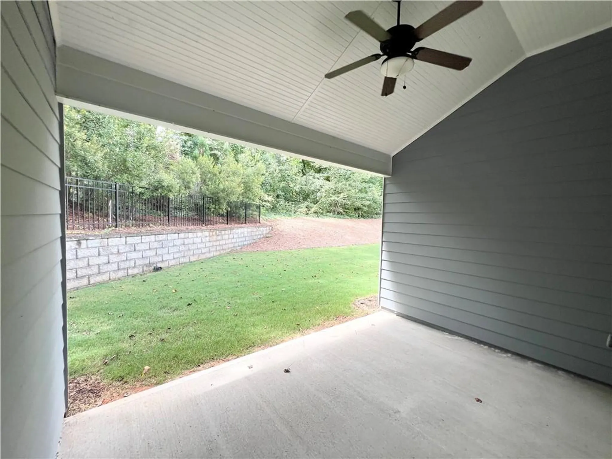 Property Slideshow image 19 of 23 | 920 lucky ln, Woodstock, GA, 30188