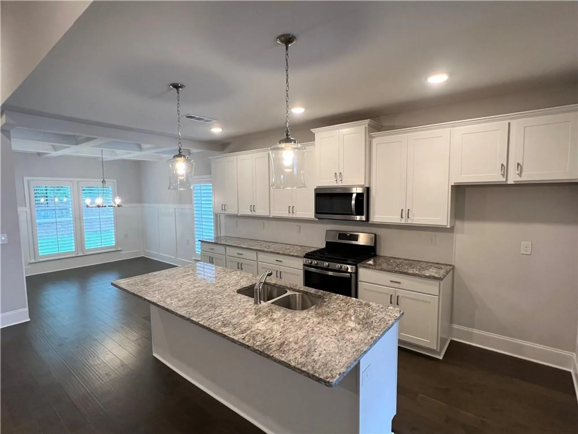 Property Slideshow image 4 of 23 | 920 lucky ln, Woodstock, GA, 30188