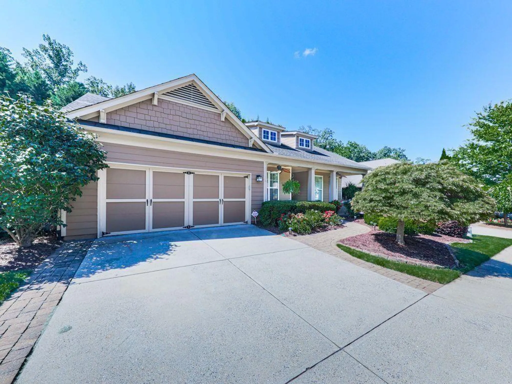 Property Slideshow image 4 of 69 | 646 laurel xing, Canton, GA, 30114